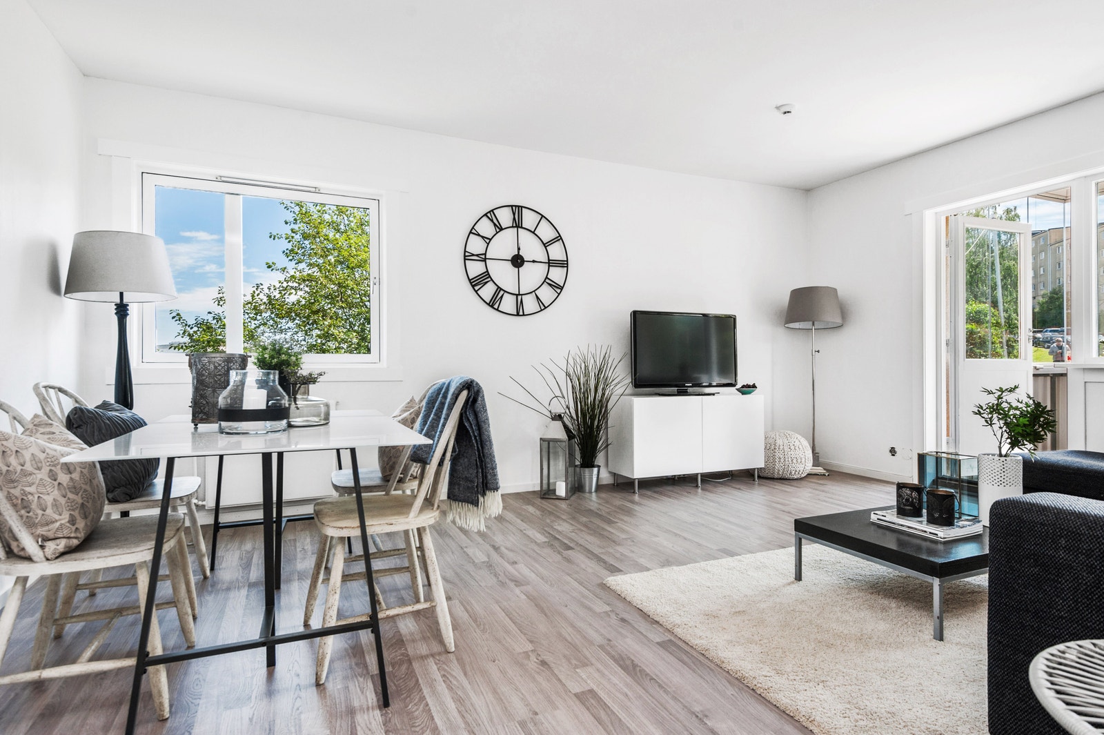 God plass til både sofa- og spisebord. Galleribilde