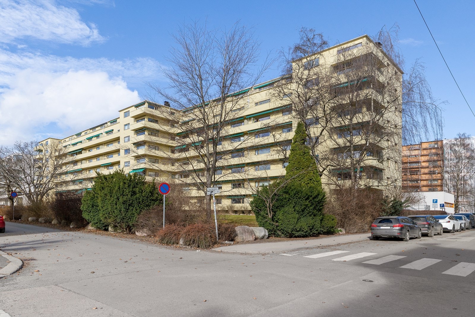 Boligen ligger fint til i rolig gate med kort vei til alt. Galleribilde