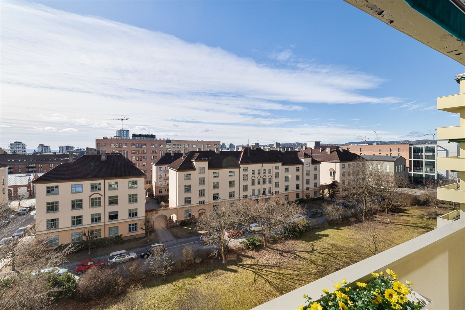 Her kan man nyte late dager i solen, kaffe om morgenen og sene kveldstimer. Galleribilde