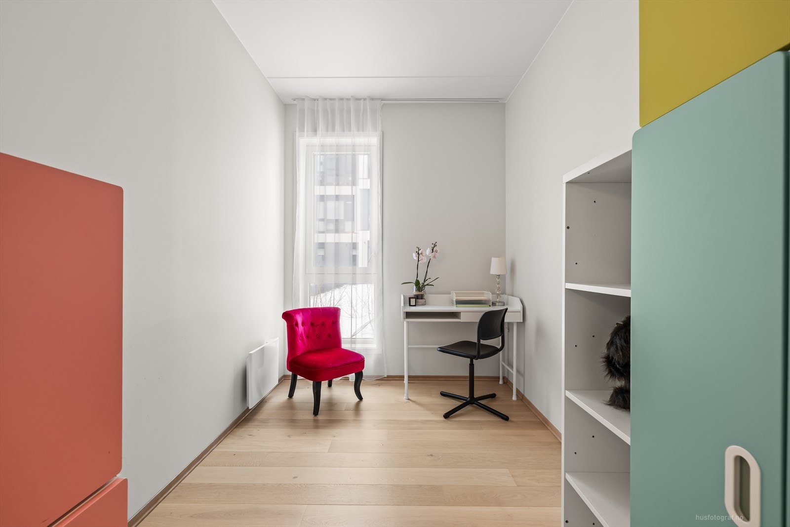 Soverom 3 innredet i dag som kontor. Galleribilde