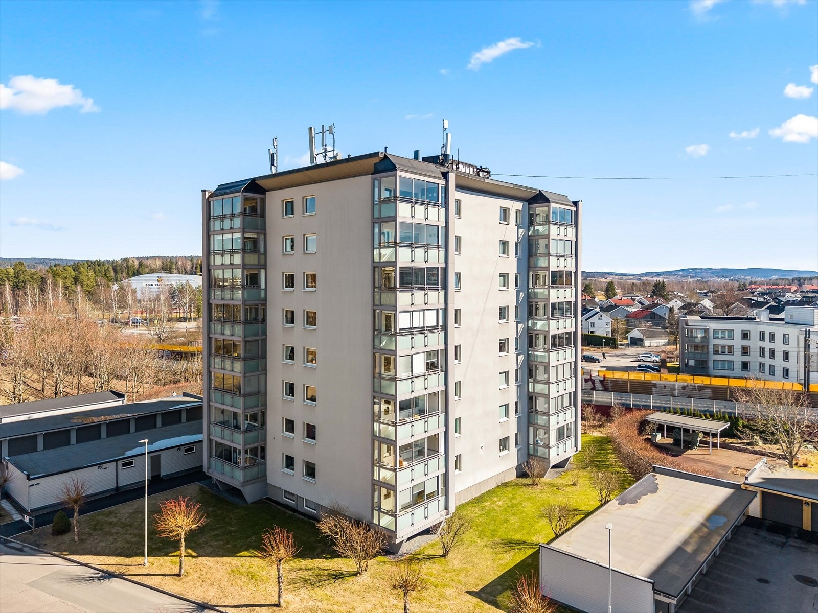 Leiligheten ligger i et veletablert boligområde. Fine uteområder i nærheten. Galleribilde
