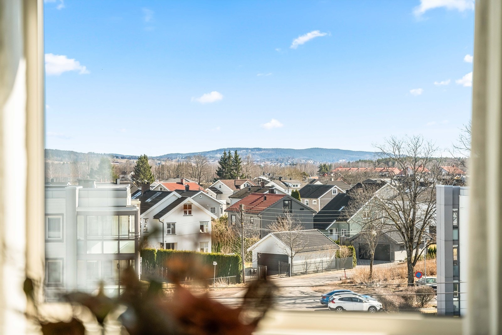 Nydelig utsyn over Lillestrøm og omkringliggende områder. Her får du følelsen av luft og rom. Galleribilde