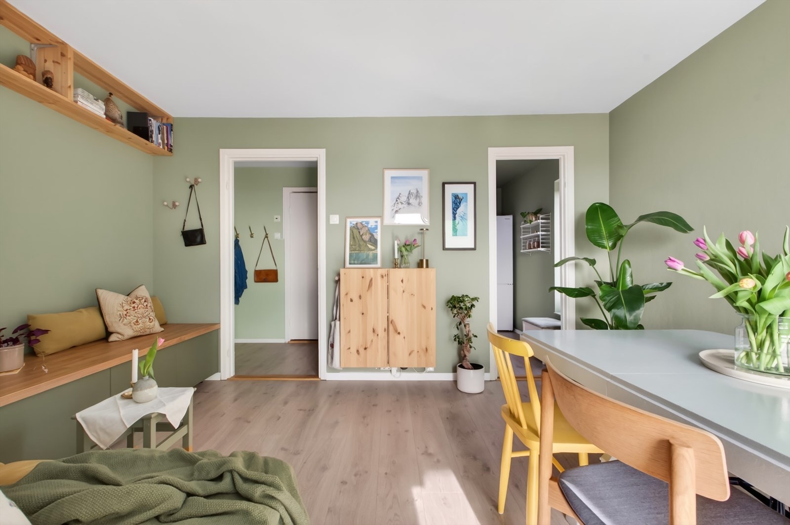 Pent 1-stavs laminatgulv i hele leiligheten. Galleribilde