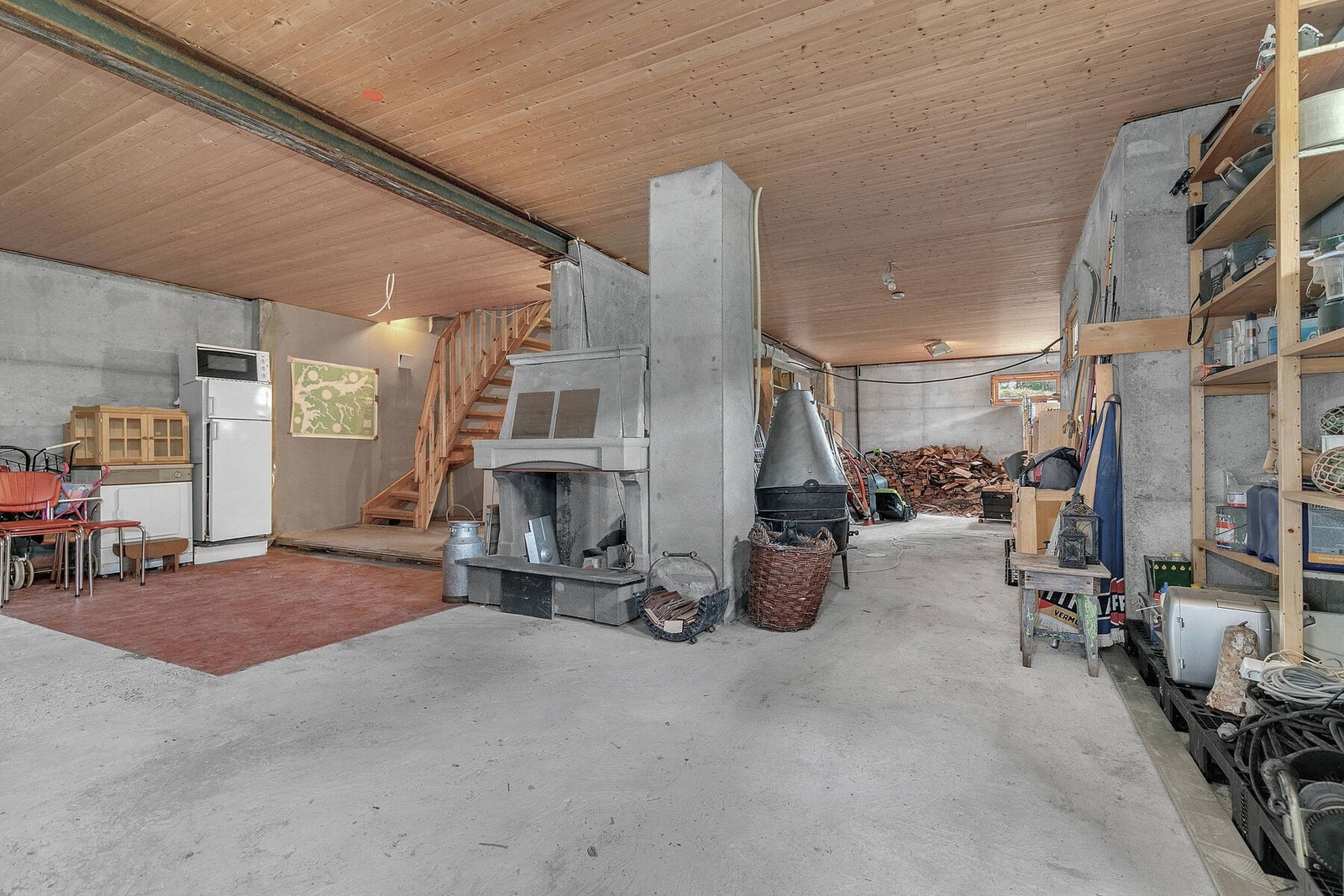 Godt med lagringsplass i kjelleren Galleribilde