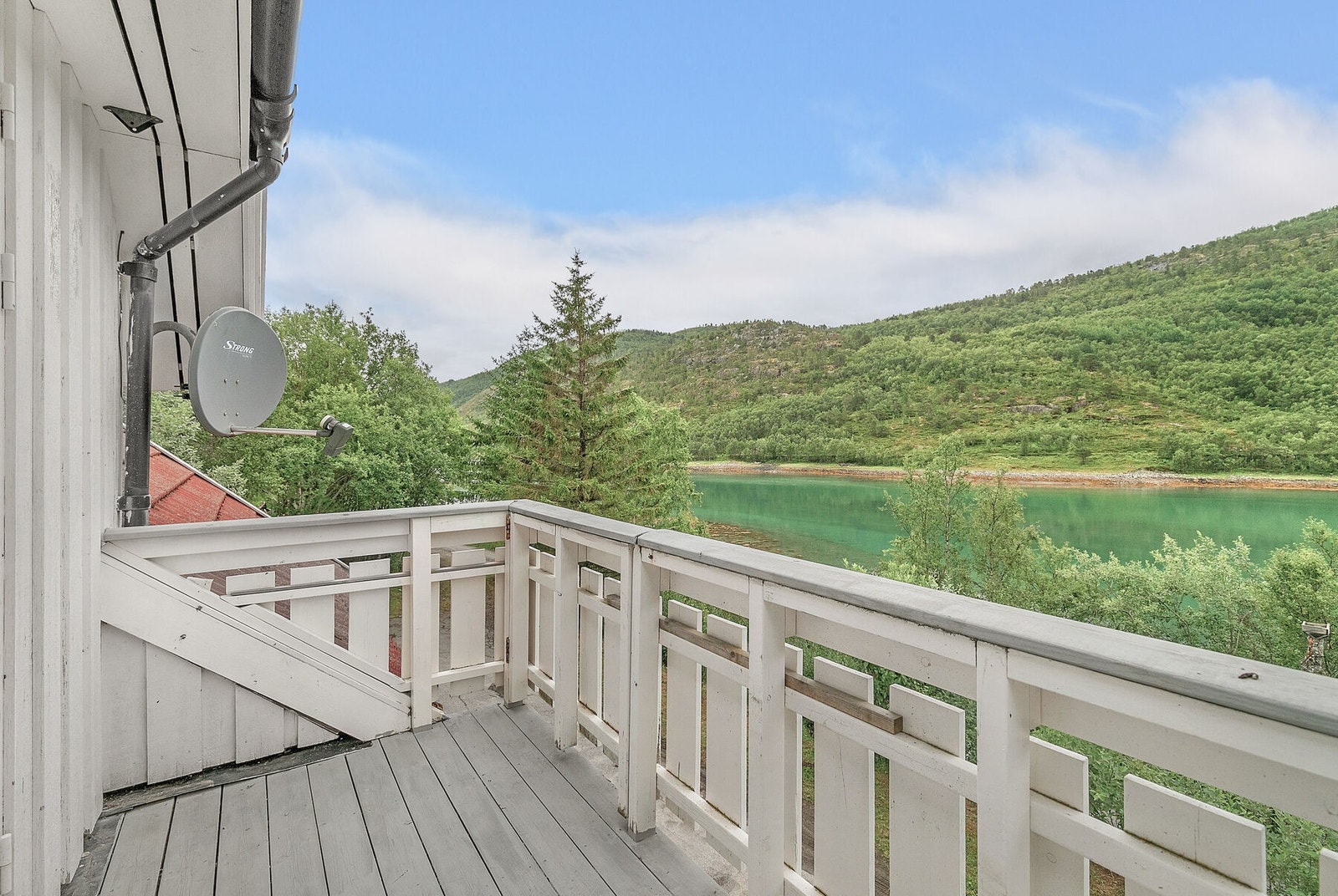 Utgang til veranda fra lofstuen Galleribilde