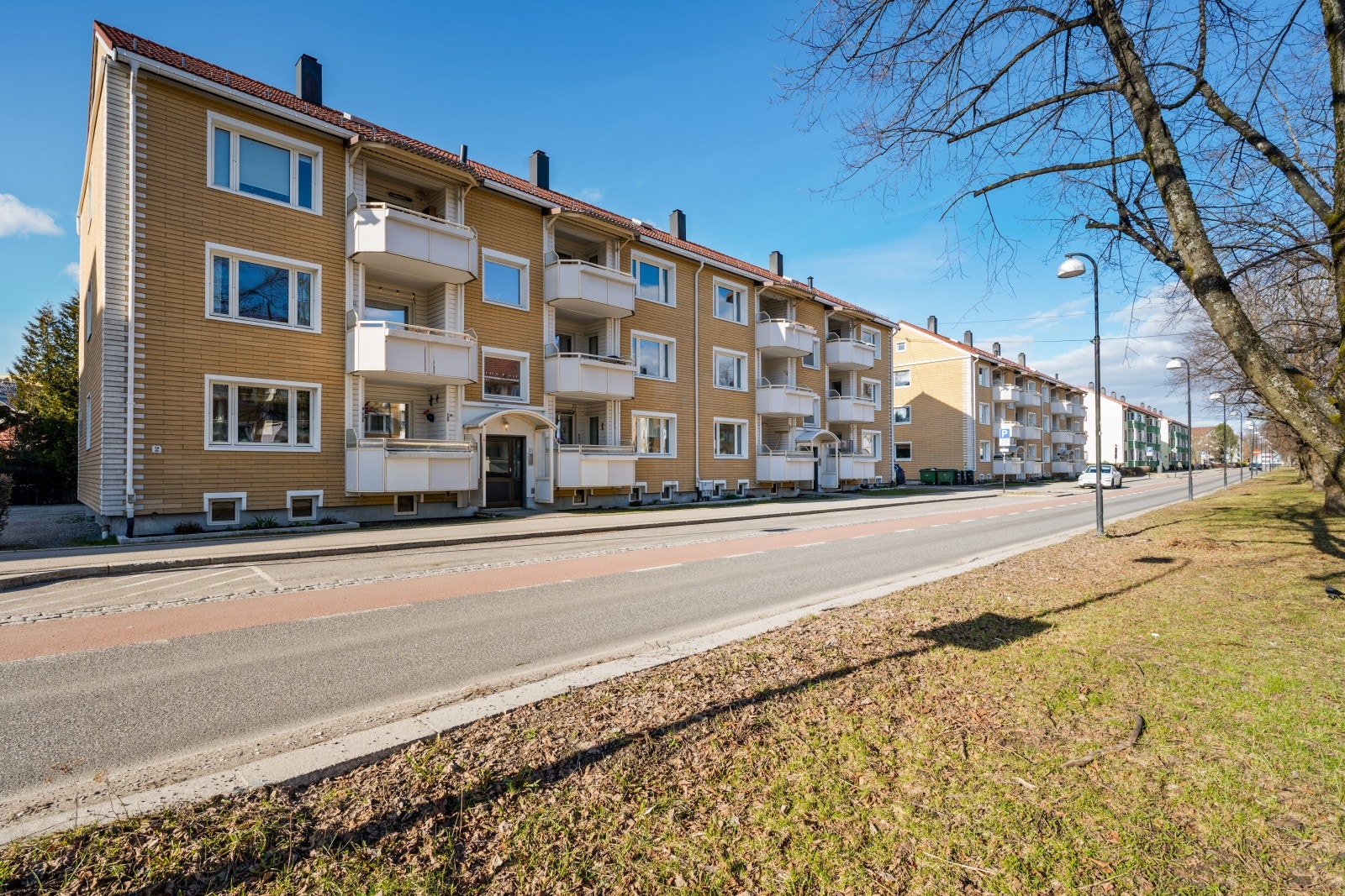 Leiligheten ligger i en klassisk boligblokk fra 1948, som er en del av det veldrevne Hagebyen 1 Borettslag. Galleribilde