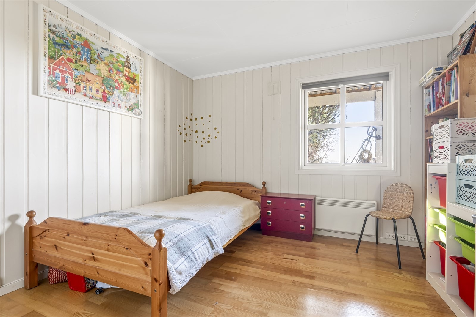 I underetasjen er det to lyse soverom. Galleribilde