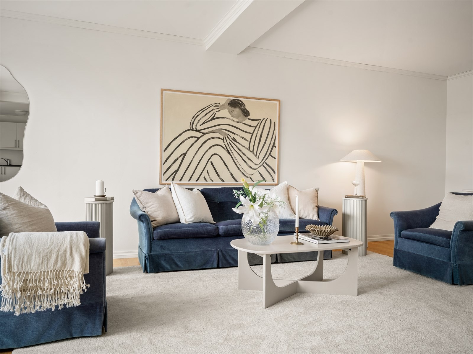 Her er det god plass til en romslig sofagruppe og øvrig møblement. Galleribilde