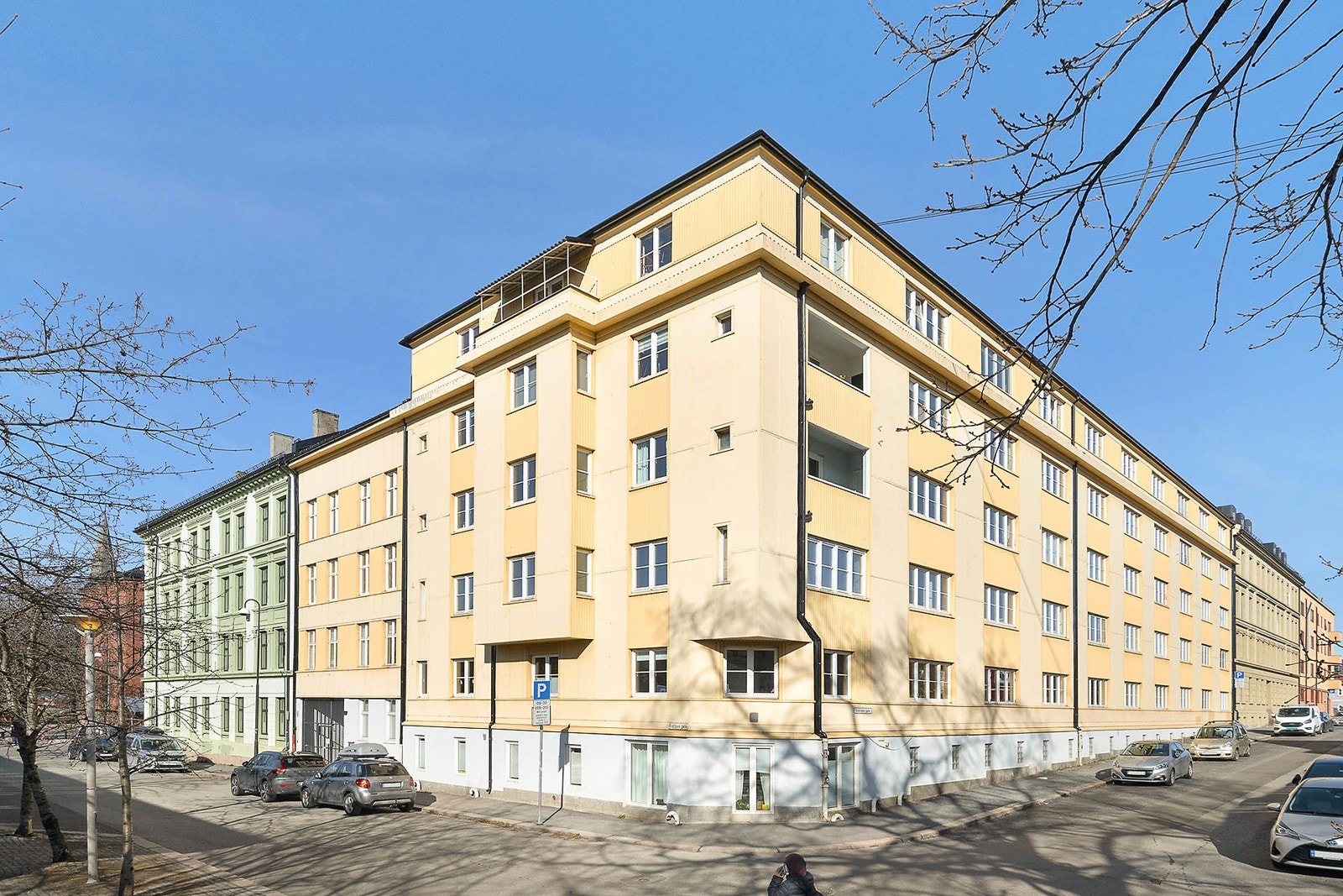 Leiligheten ligger i et svært attraktivt og idyllisk boligområde i Sveriges gate på populære Vålerenga i Oslo Galleribilde