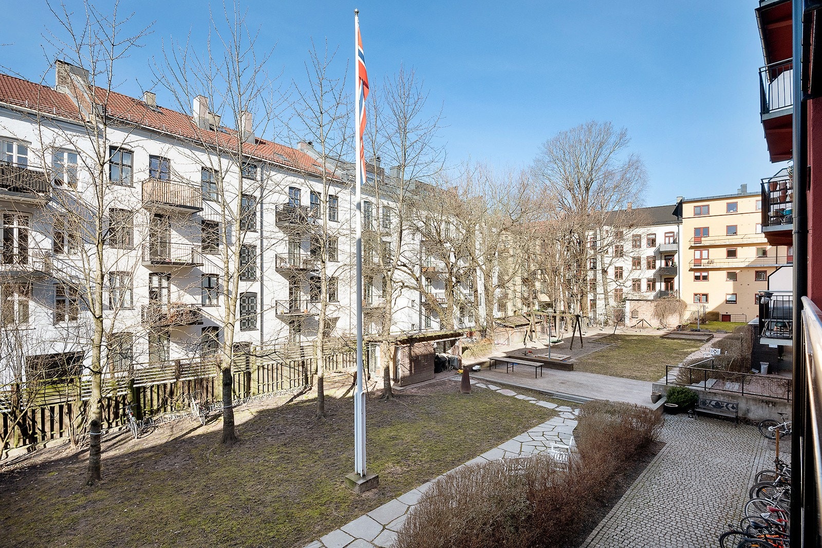 Utsyn fra balkongen. Galleribilde