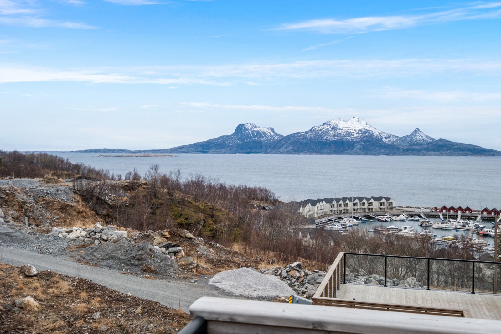 Utsikt fra terrasse. Galleribilde