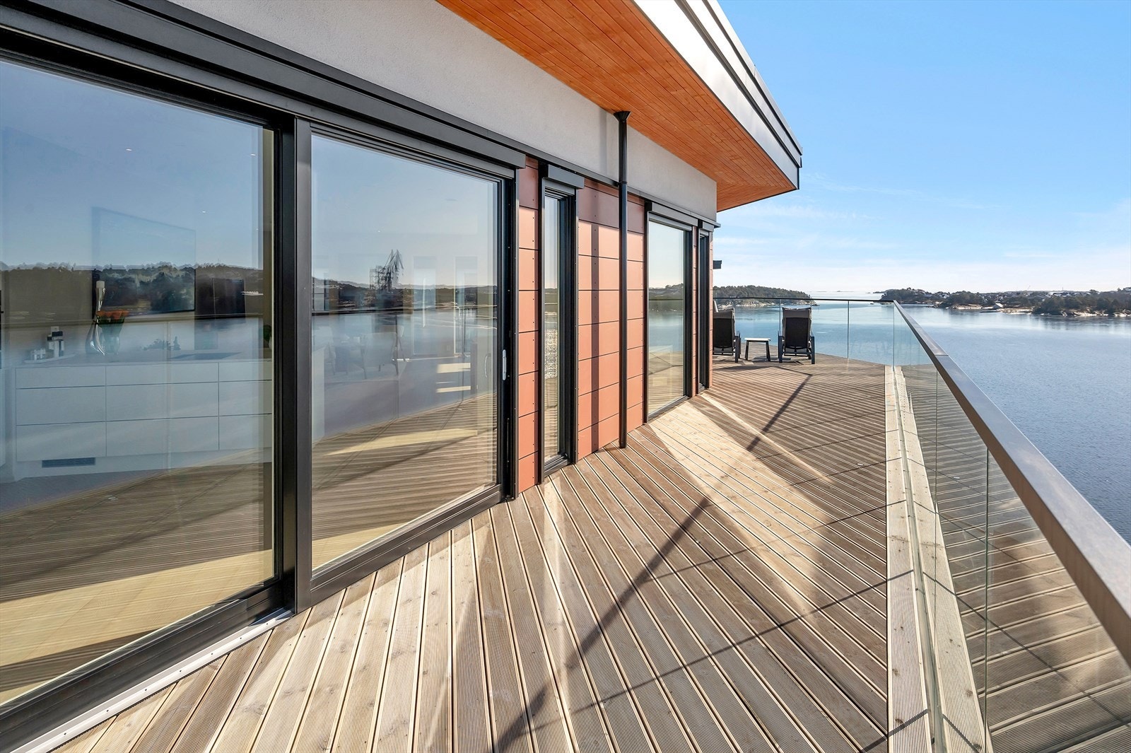 På terrassen er det svært gode solforhold Galleribilde