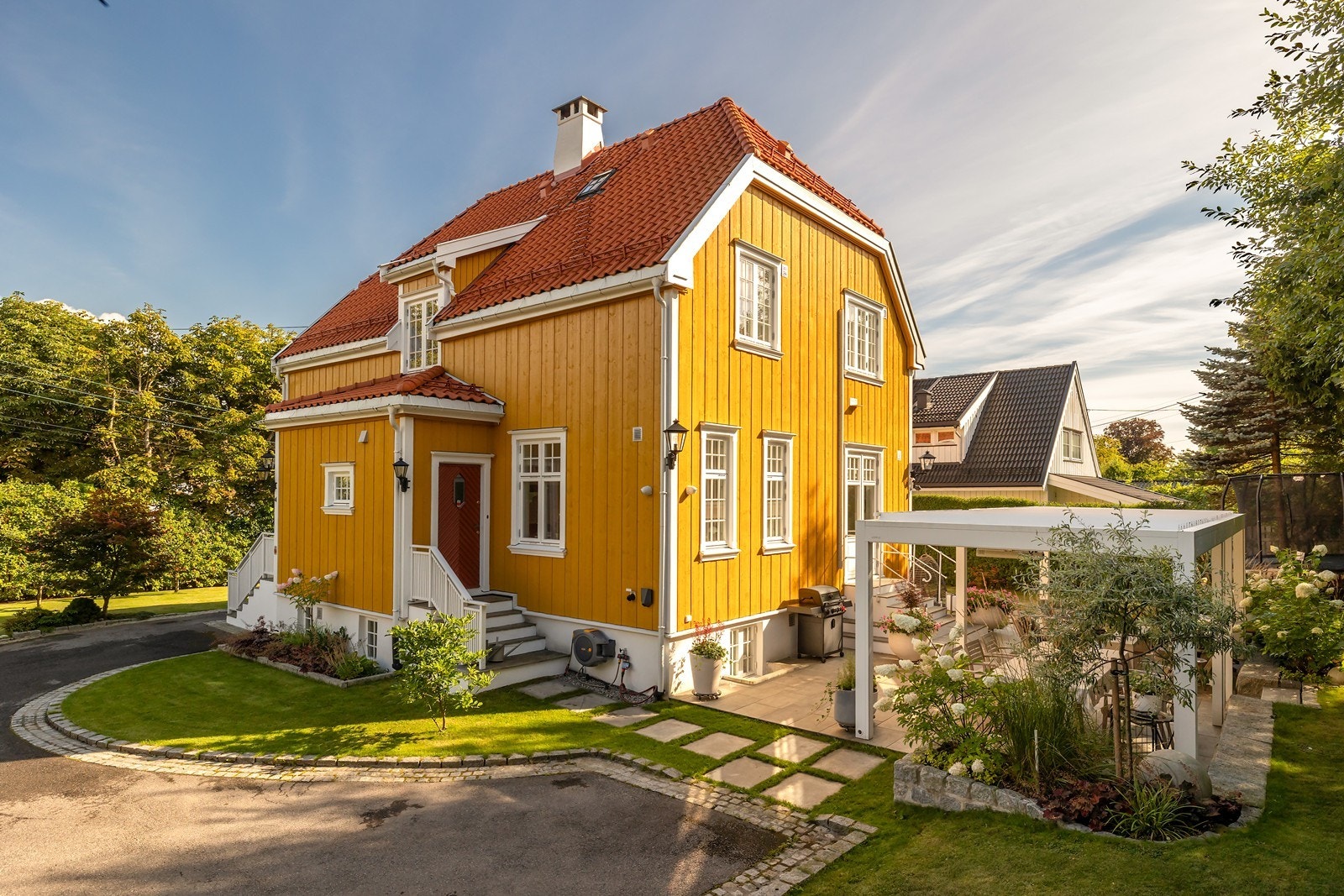 I 2010 ble huset oppgradert utvendig med bla. nytt tak og takrenner, i 2023 ble kledning byttet, huset etterisolert og nye vinduer satt inn. Galleribilde