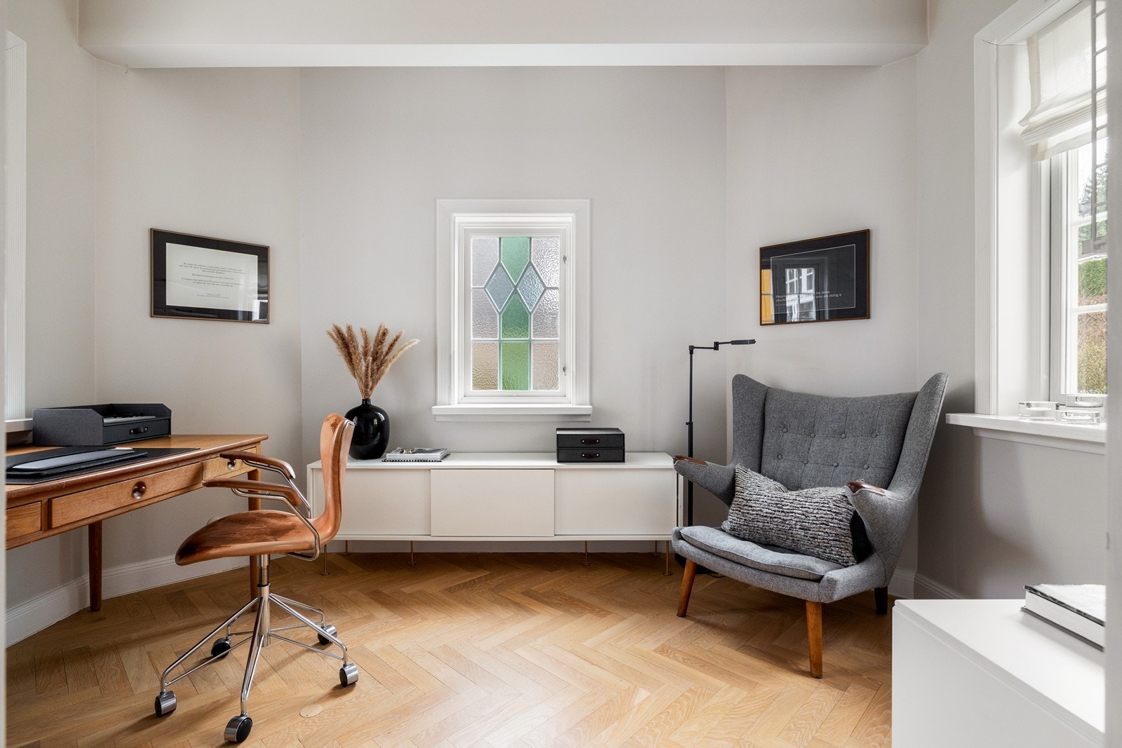 Kontor / separat stue i karnapp Galleribilde