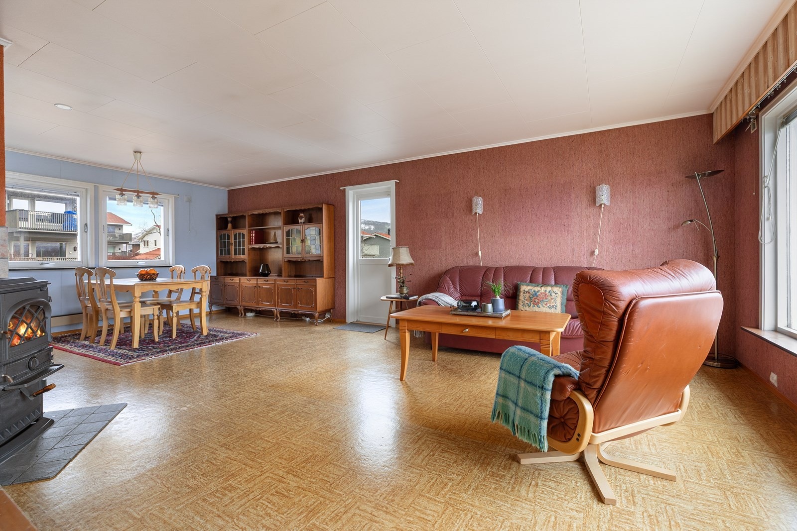 Stue med vedfyring. Galleribilde