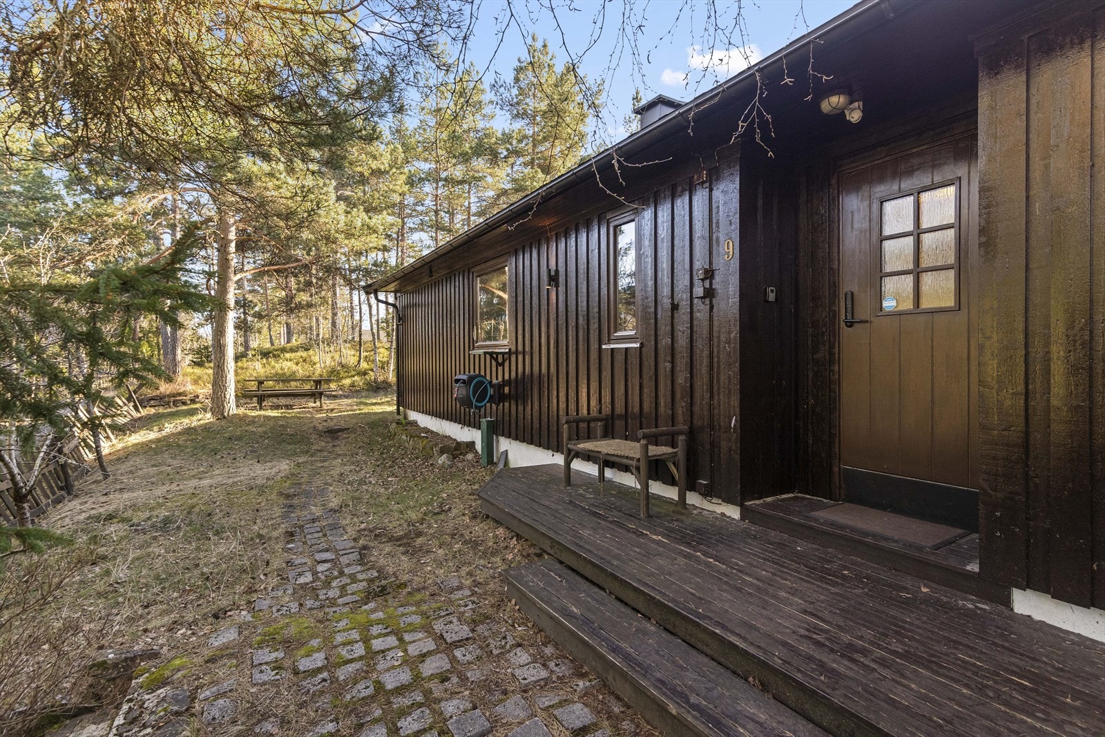 Her får du et enkelt, men trivelig fristed i rolige omgivelser, ikke langt fra byen. Galleribilde