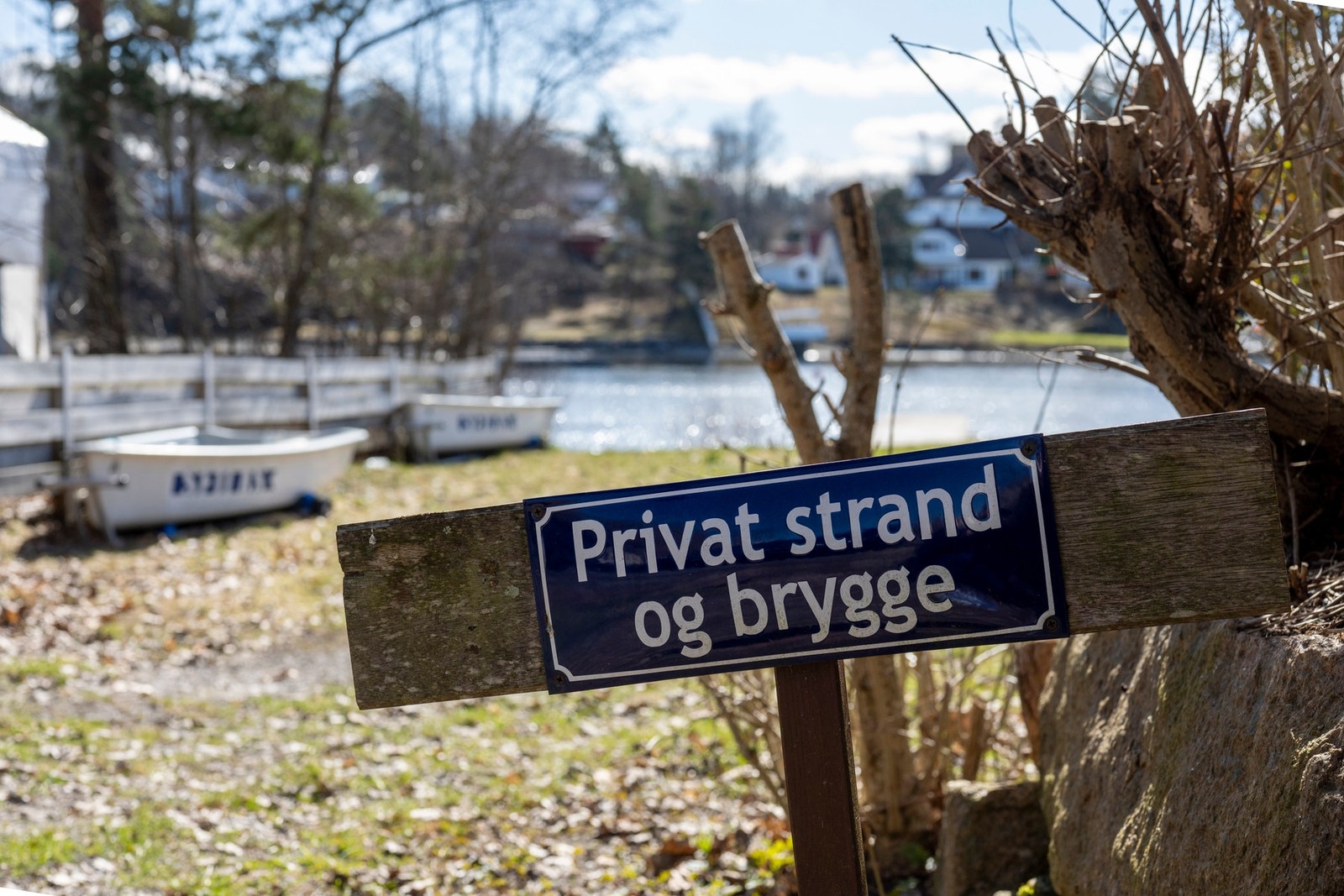 Boligen har en ideell andel i et friområde ved vannet Galleribilde