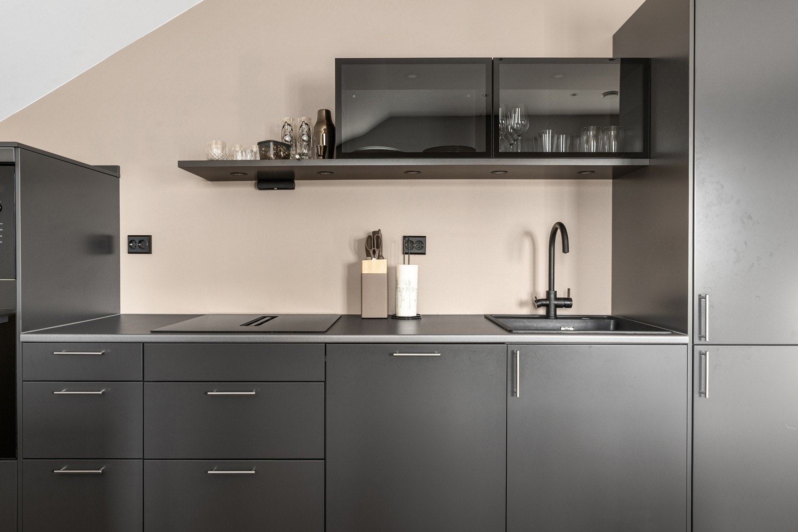 Belysning under overskap.