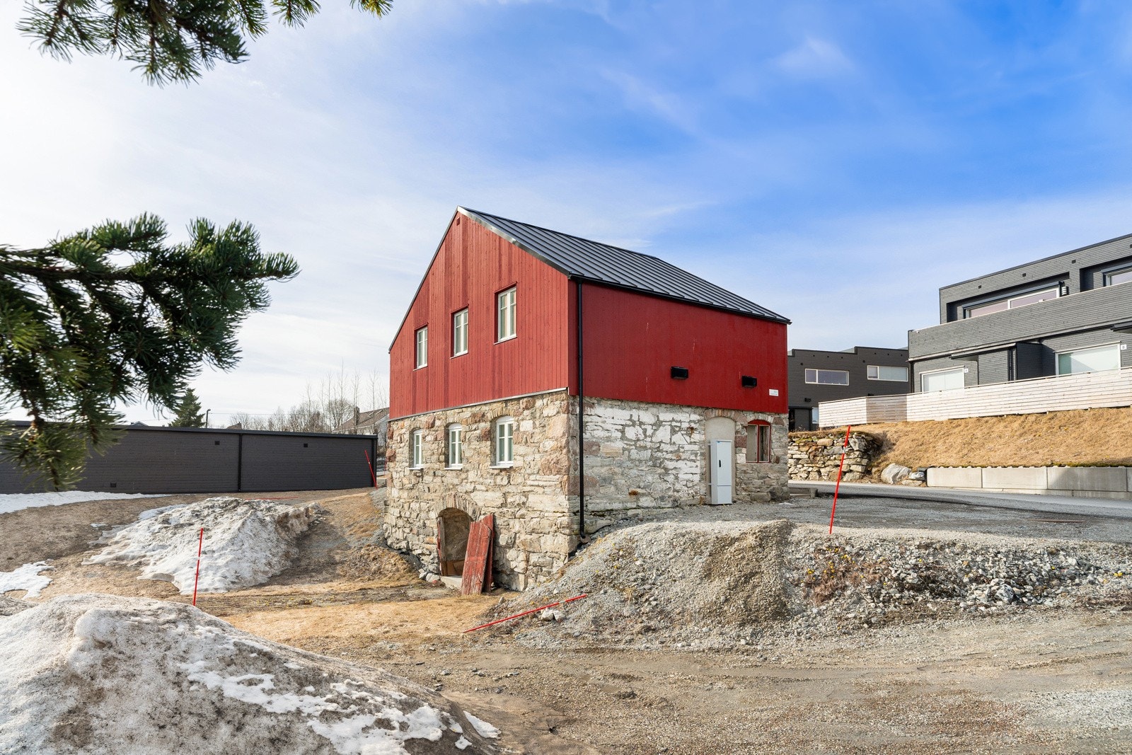 Her bor du moderne, i vakre og sjarmerende omgivelser.