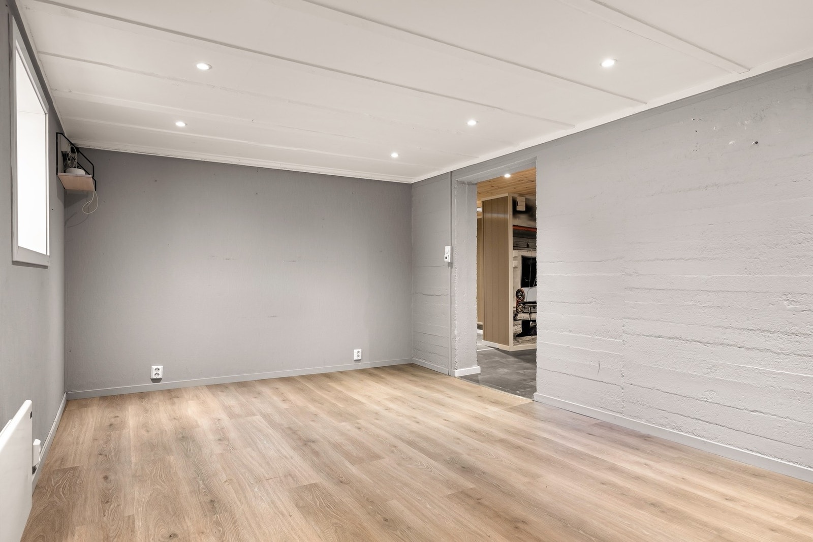 På kveldstid sørger downlights for belysningen Galleribilde
