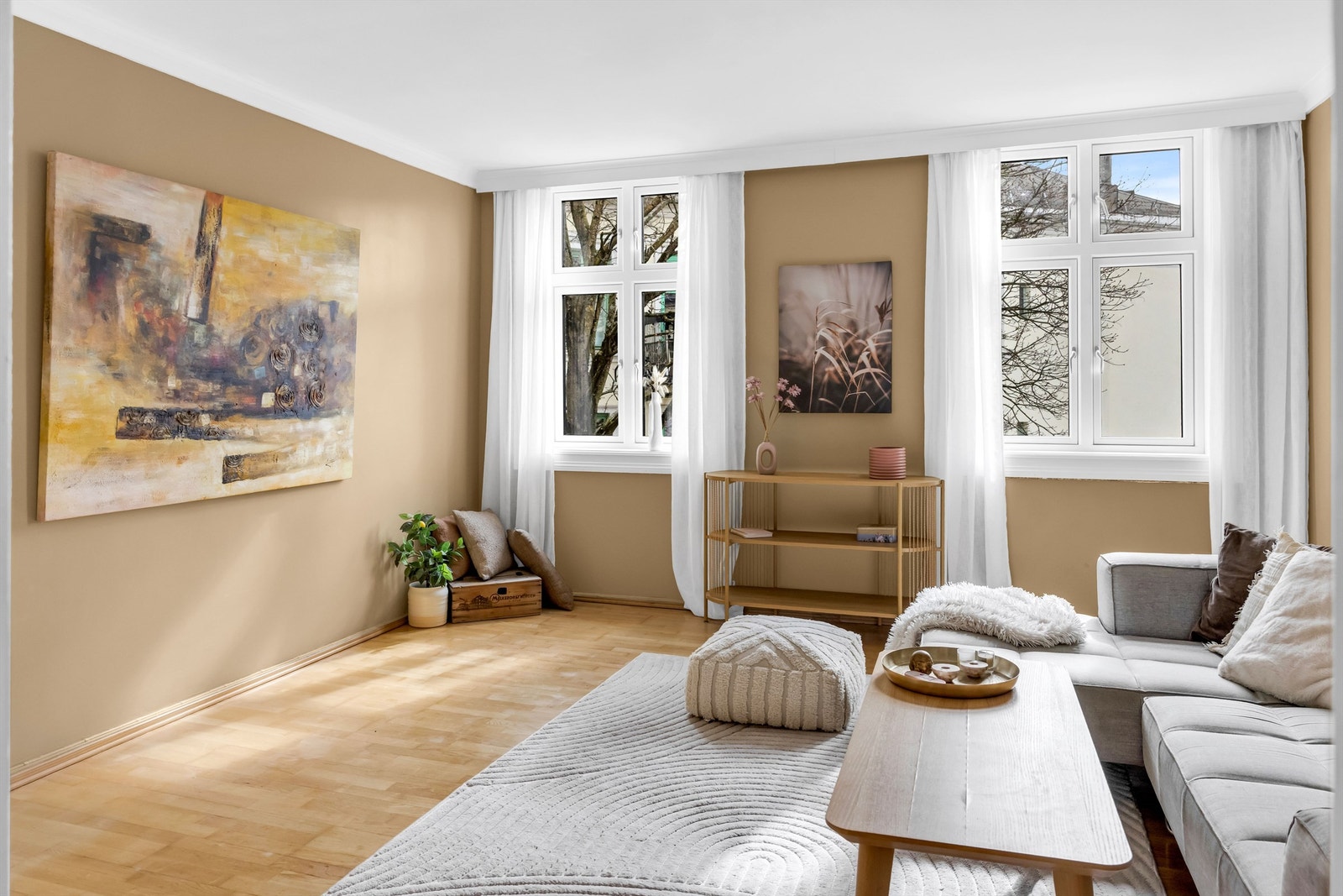 Sentralt beliggende bolig med stort potensial, egen parkadkomst og utleiemulighet. Foto: Isnitt As Galleribilde