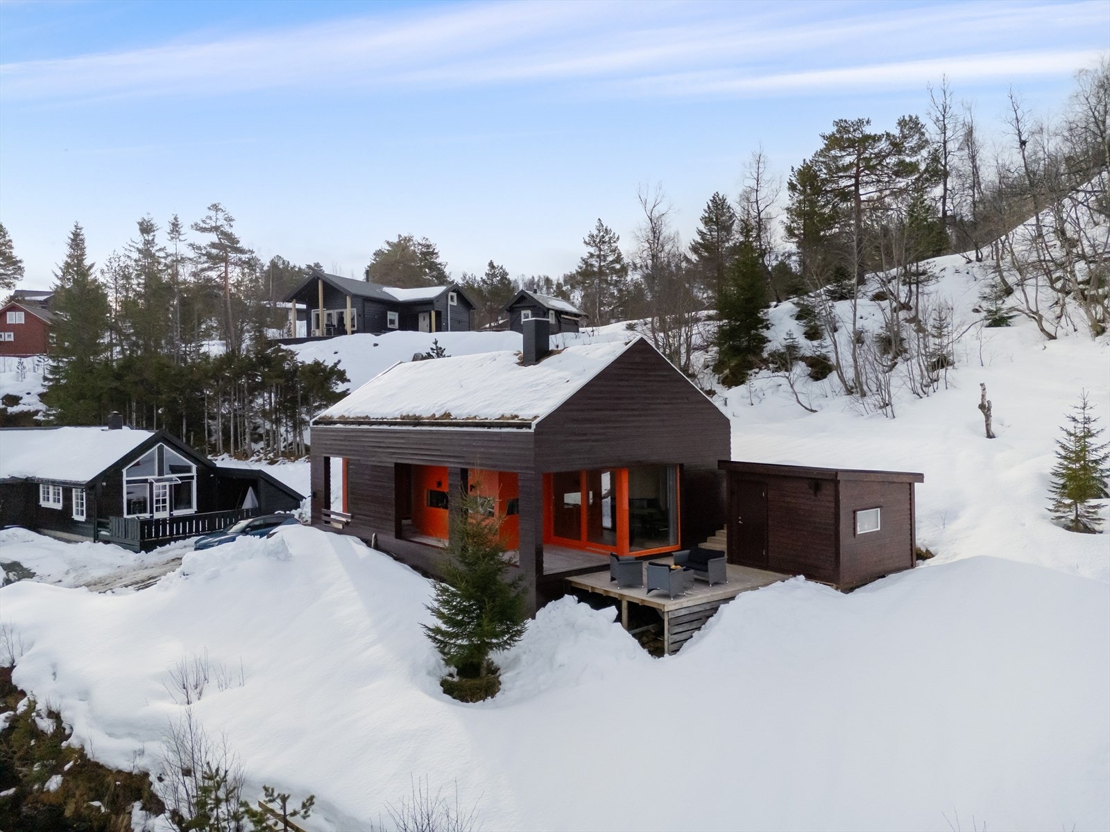- Muligheten til å bli eier av en arkitekttegnet hytte med slikt særpreg skjer ikke ofte! - Galleribilde