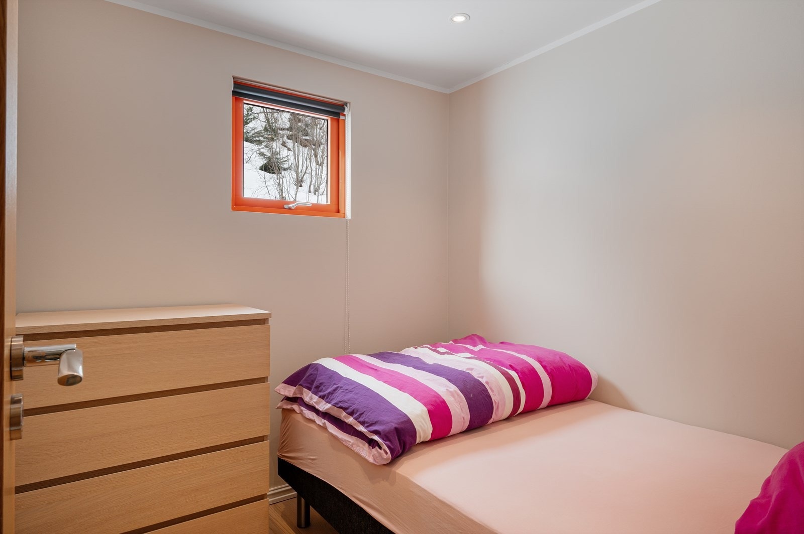 - Hyttens andre soverom måler 4,8m² - Galleribilde