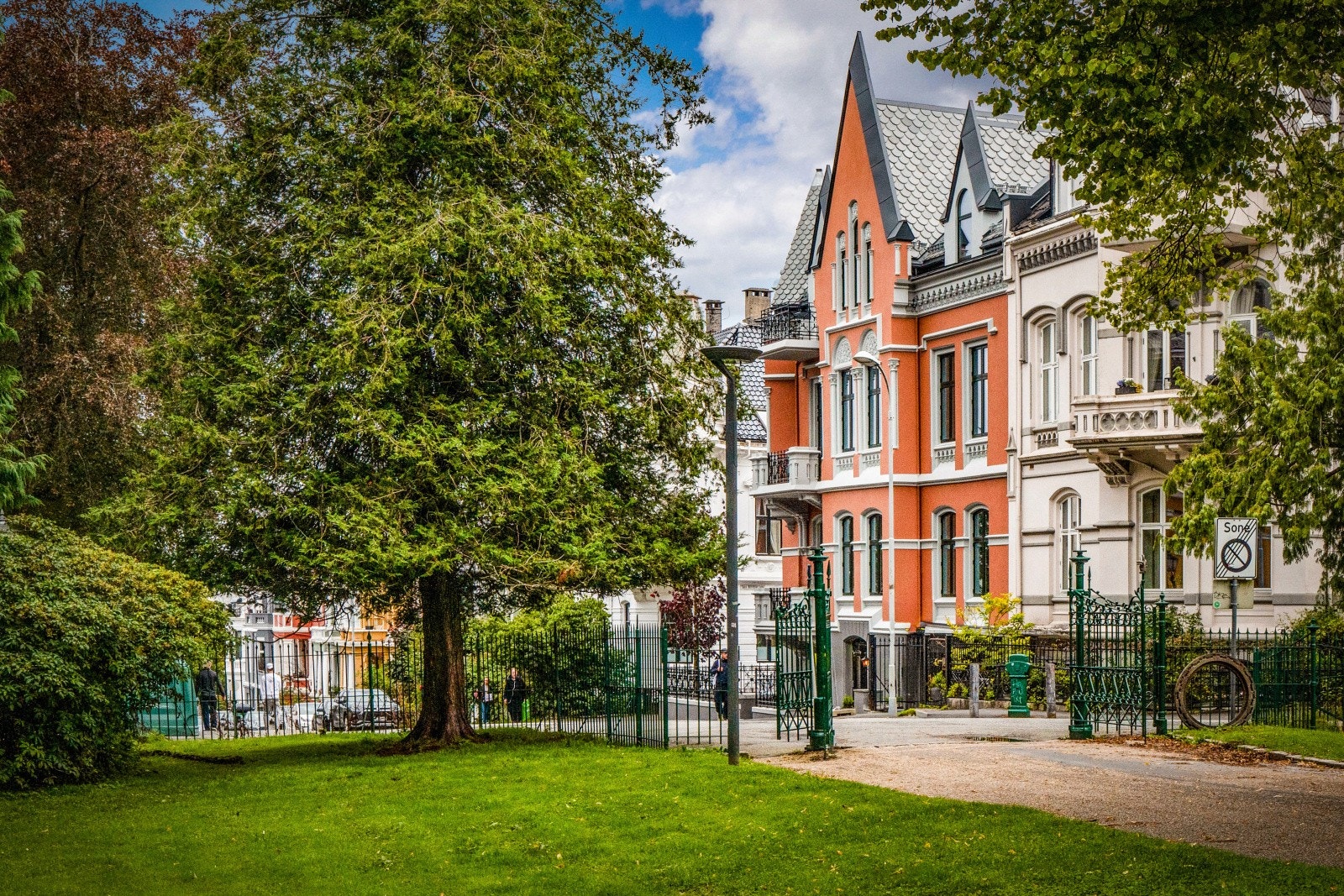 Ved inngangen til Nygårdsparken Galleribilde