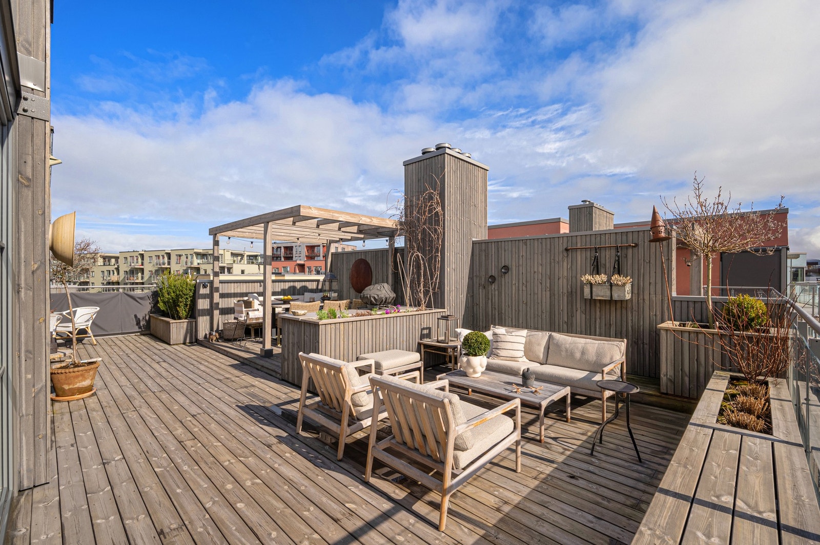 Toppleiligheten er fra 2022 og består av eksklusive og tidsriktige materialvalg. Galleribilde
