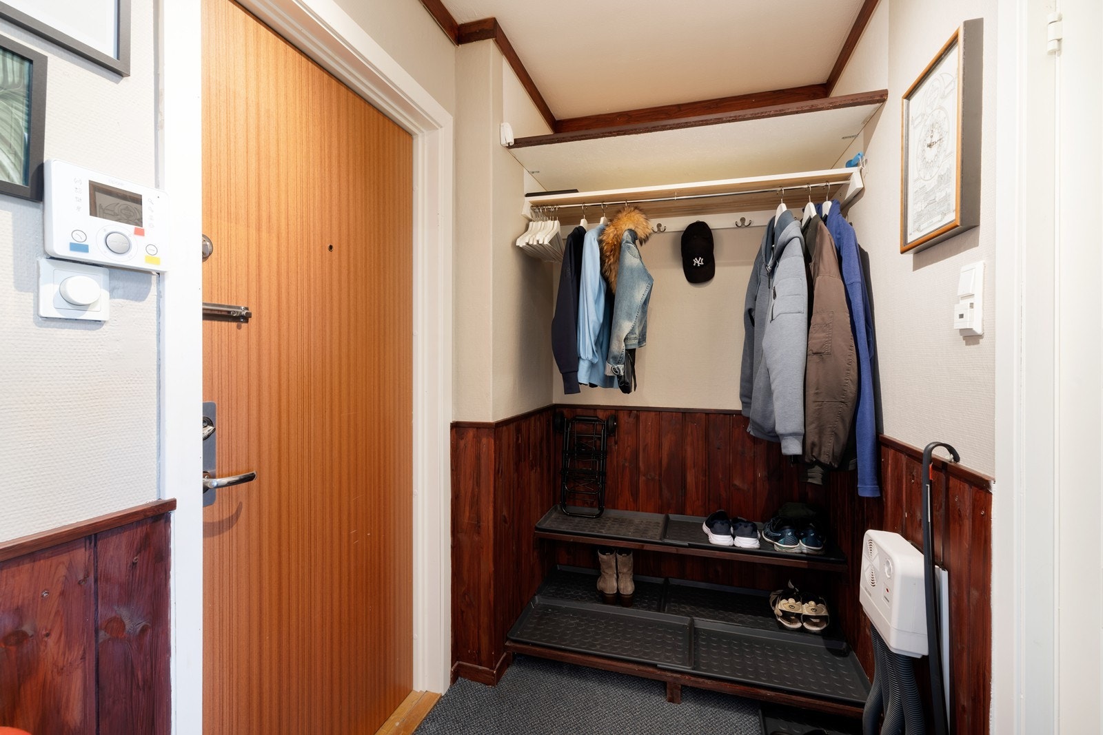 Gang med oppbevaringsmuligheter Galleribilde