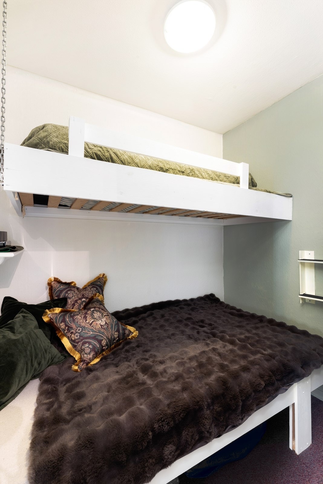 Praktisk sovealkove. - Smarte kvadratmetere- God sengeplass til 2 Galleribilde