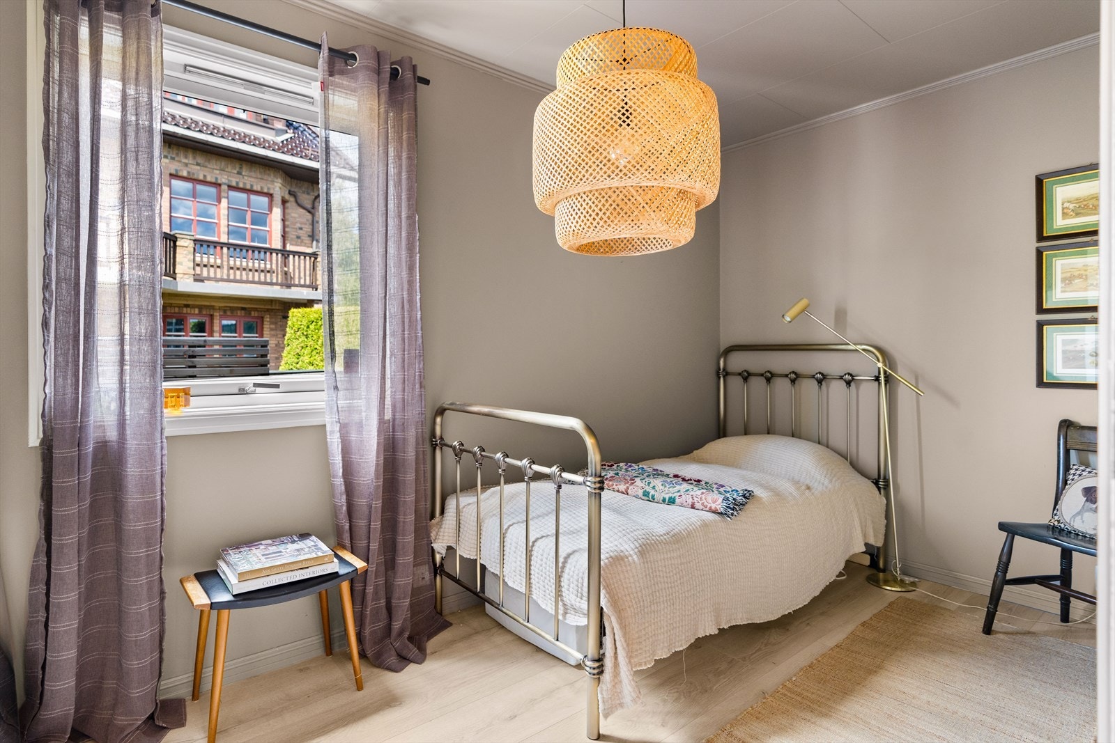Soverom nr. 2 fungerer ypperlig som barnerom, gjesterom eller kontor - her er mulighetene mange. Galleribilde