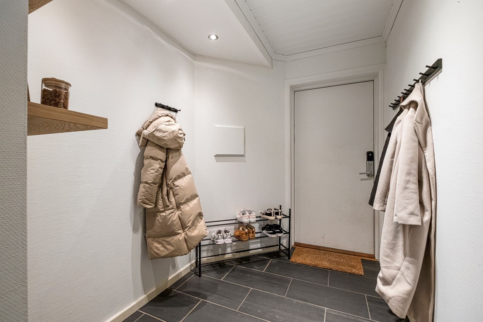 Romslig entrè Galleribilde