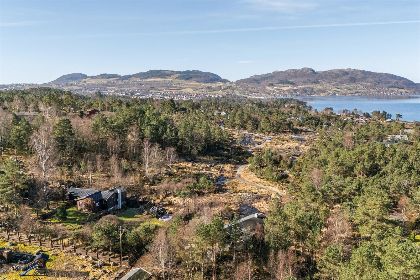 Området byr på flotte turområder i skog og mark, rett utenfor døren. Galleribilde