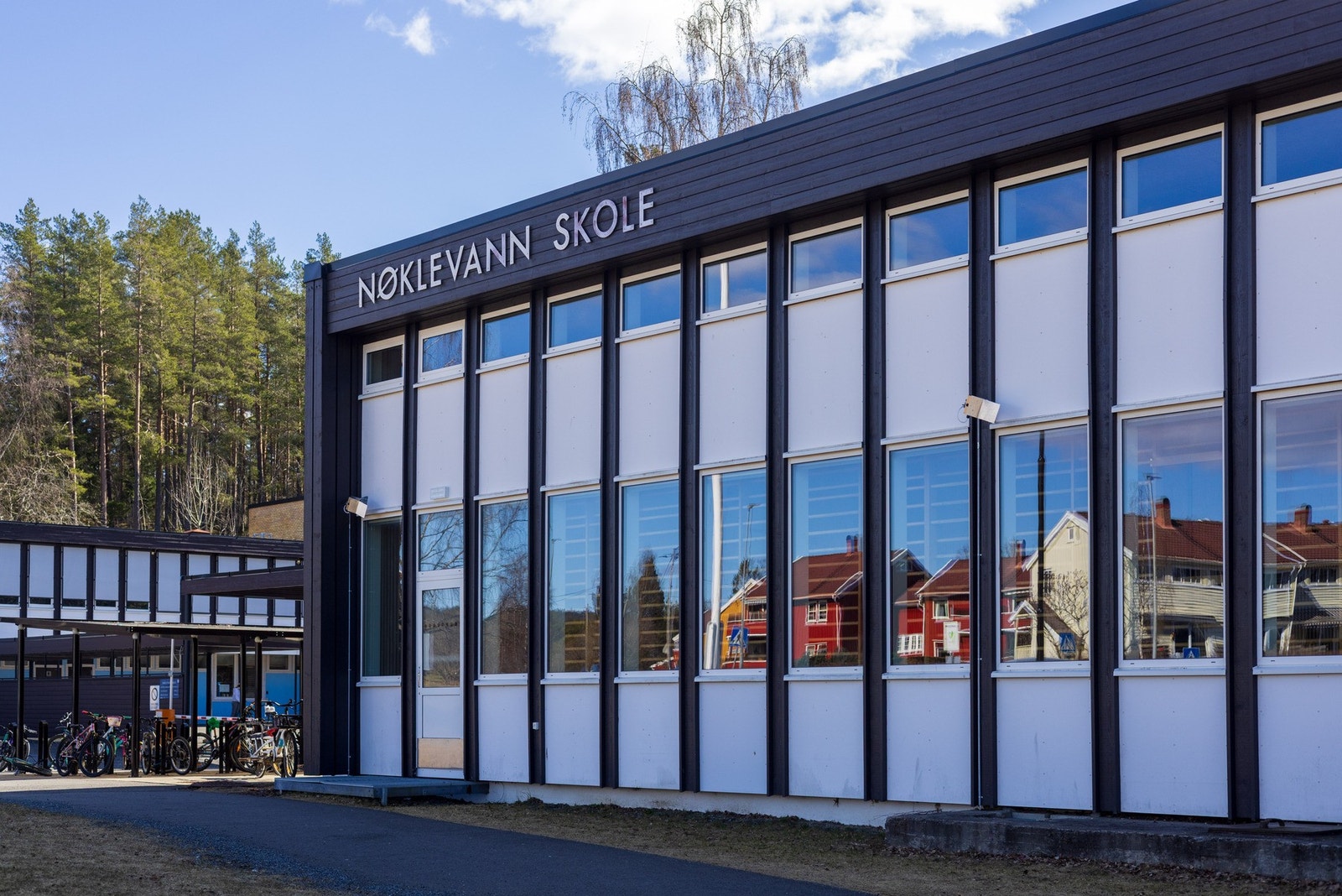 Nøklevann barneskole ligger helt inn mot Østmarka på Bøler, og er kun 2-3 minutters gange unna. Galleribilde