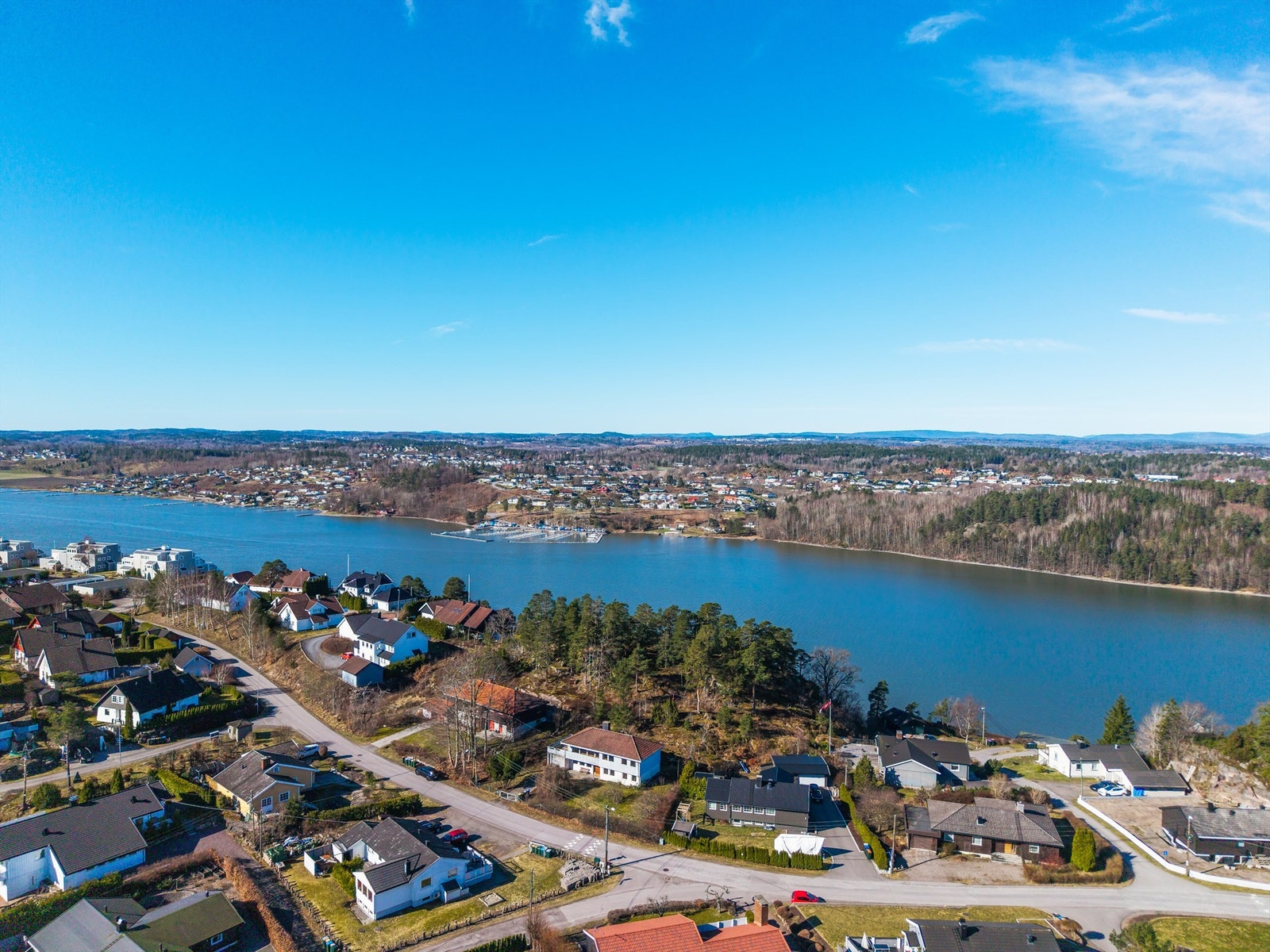 Et meget barnevennlig boligområde med nærhet til skoler, barnehager og lekeplasser. Galleribilde