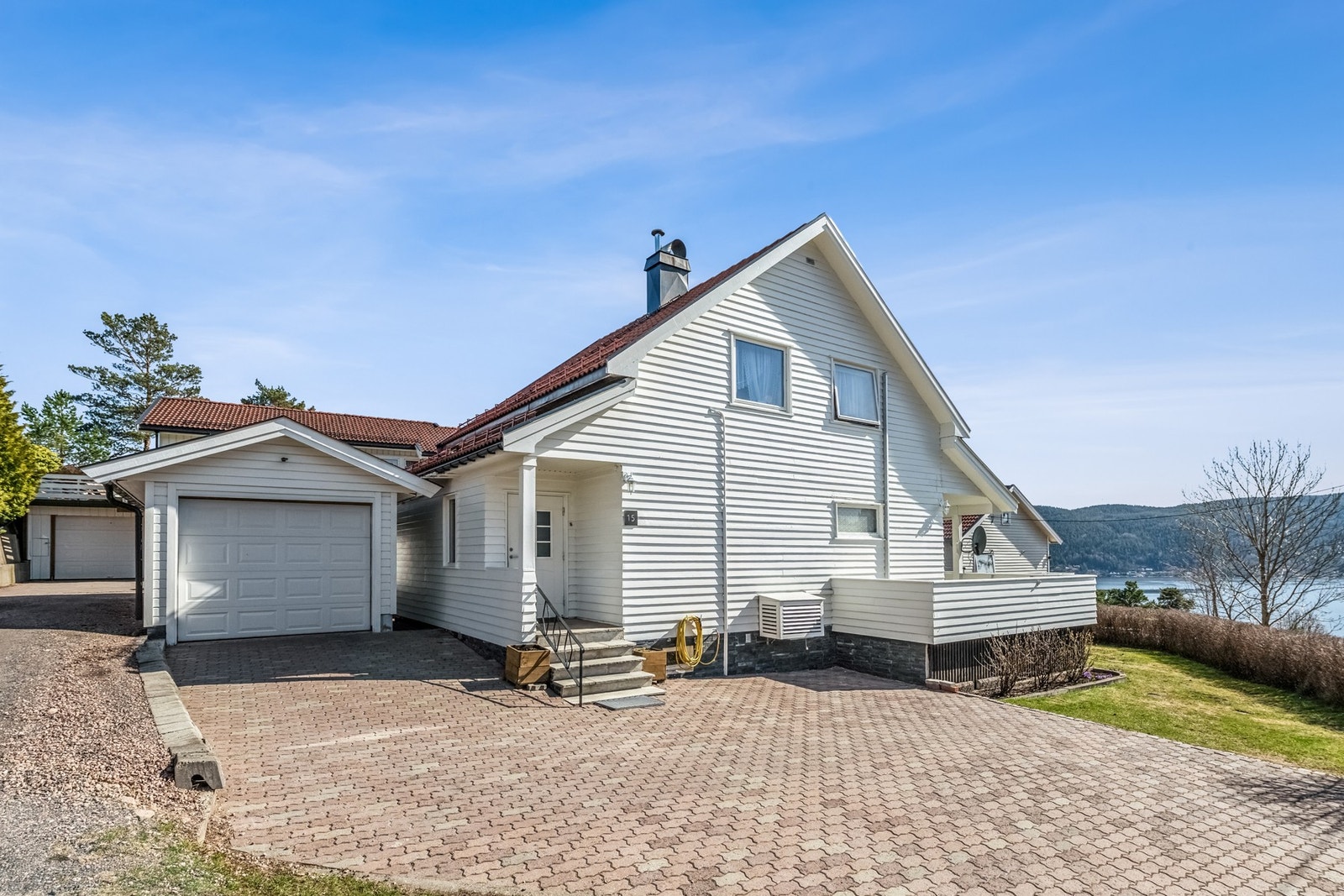Velkommen til Fjordgløttveien 15 - Presentert av Meglerhuset & Partners! Galleribilde
