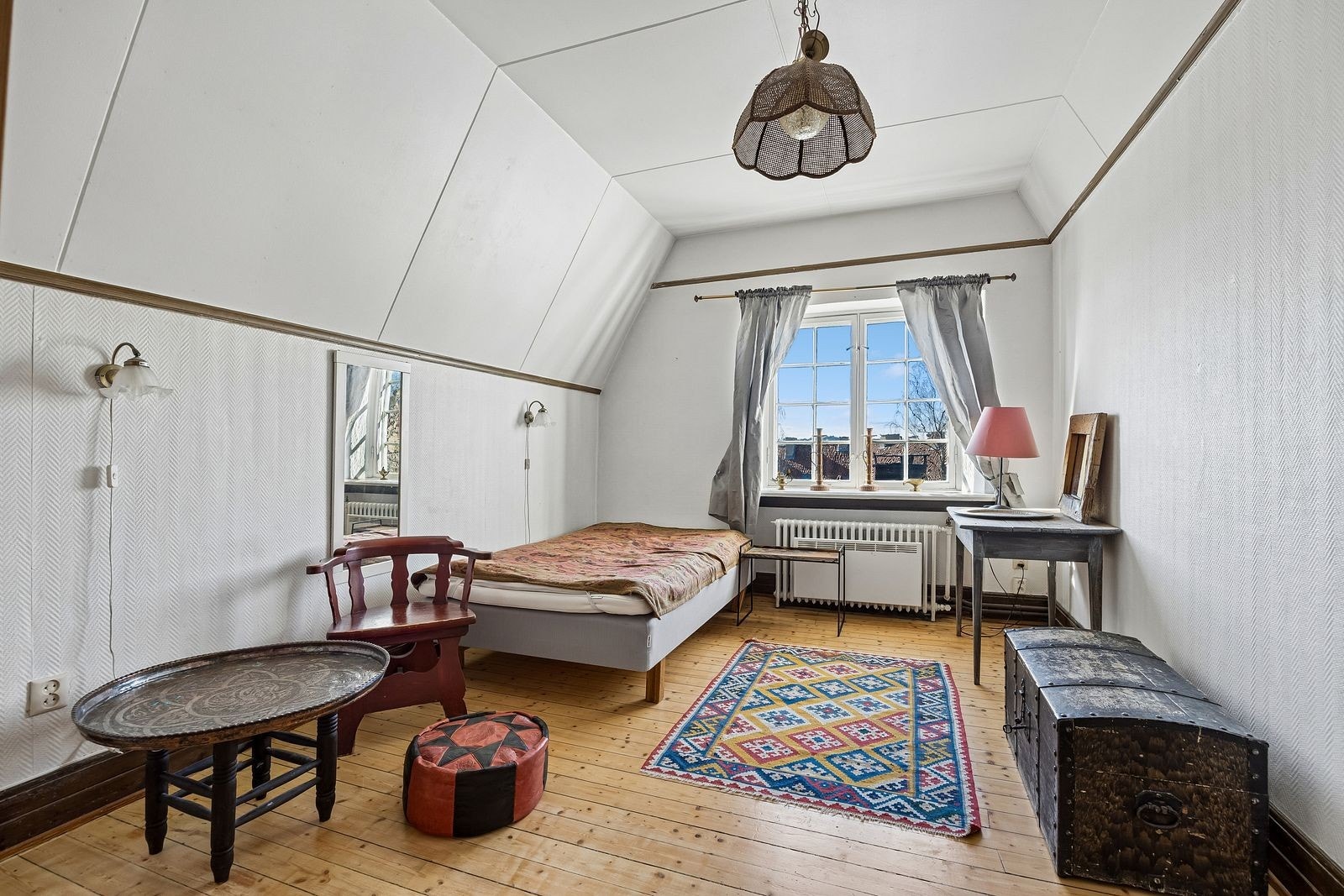 Boligen har to store soverom. Galleribilde