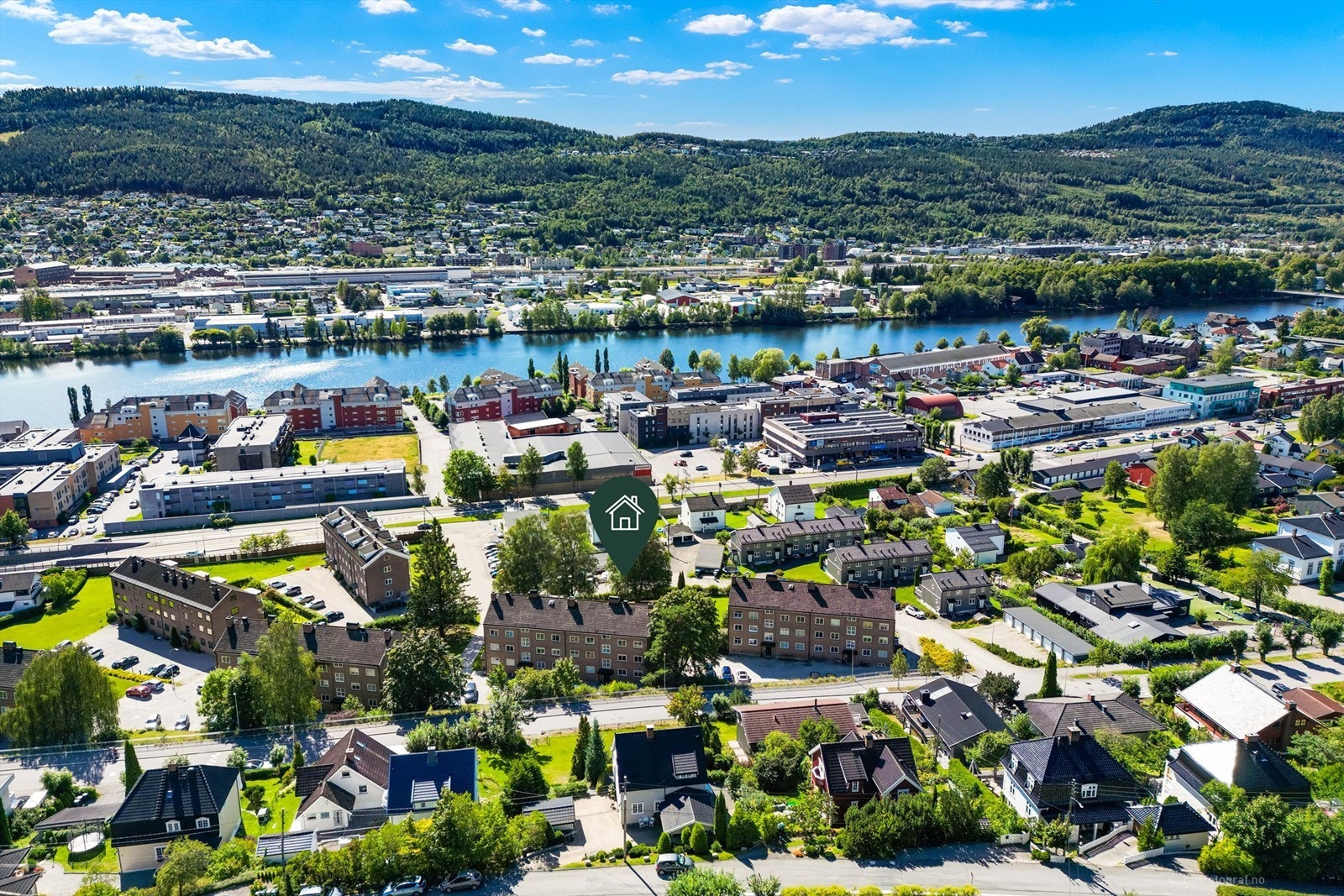 Kort gangavstand til bykjernen med alt av sentrumsfasiliteter og servicetilbud Galleribilde