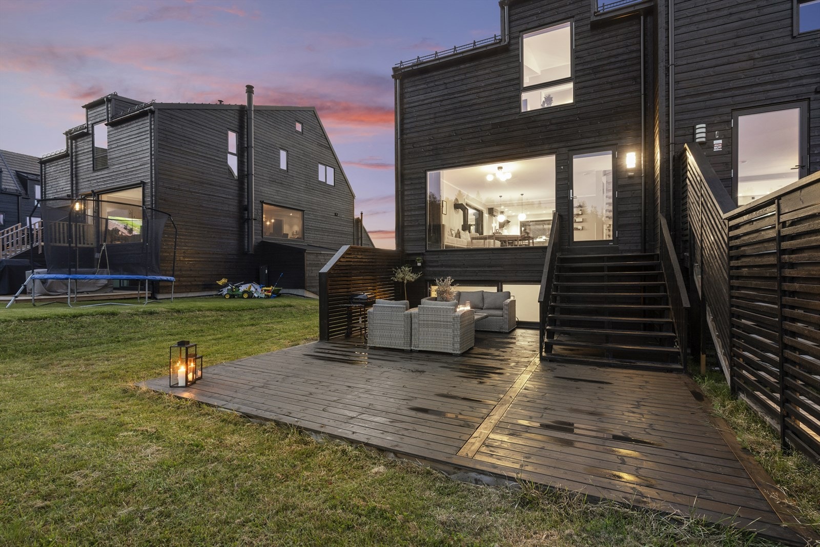 En moderne og familievennlig bolig med flotte uteområder. Galleribilde