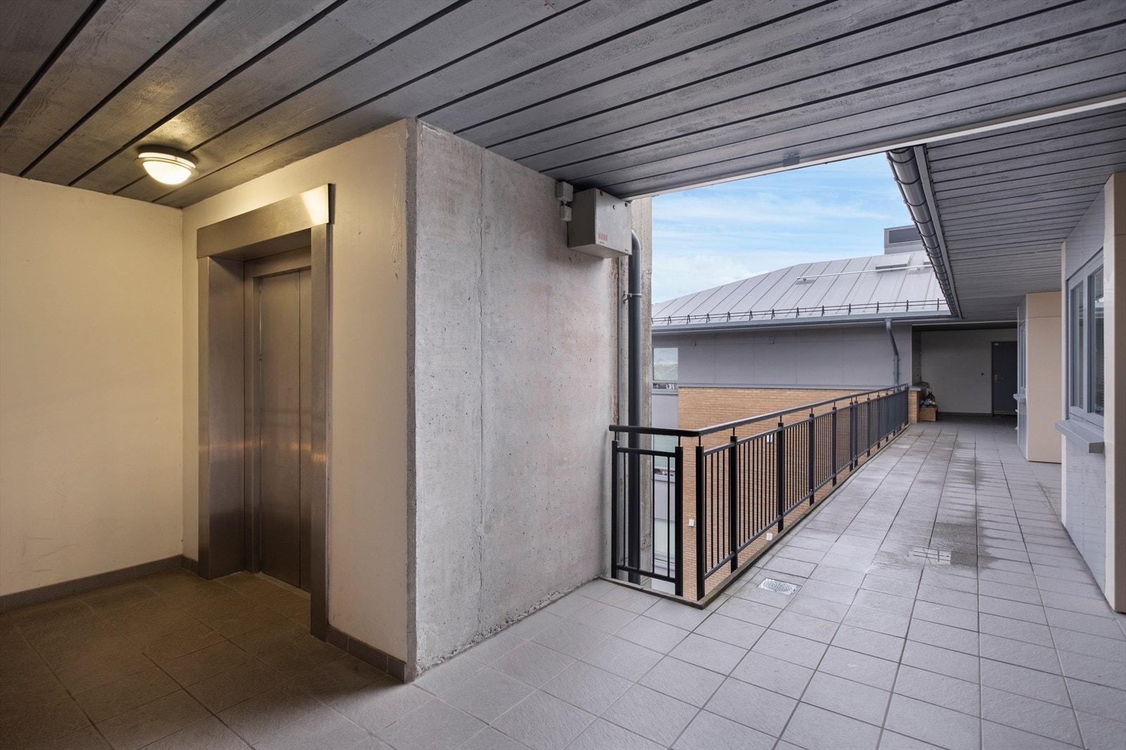Det er lett adkomst til leiligheten med heis. Galleribilde