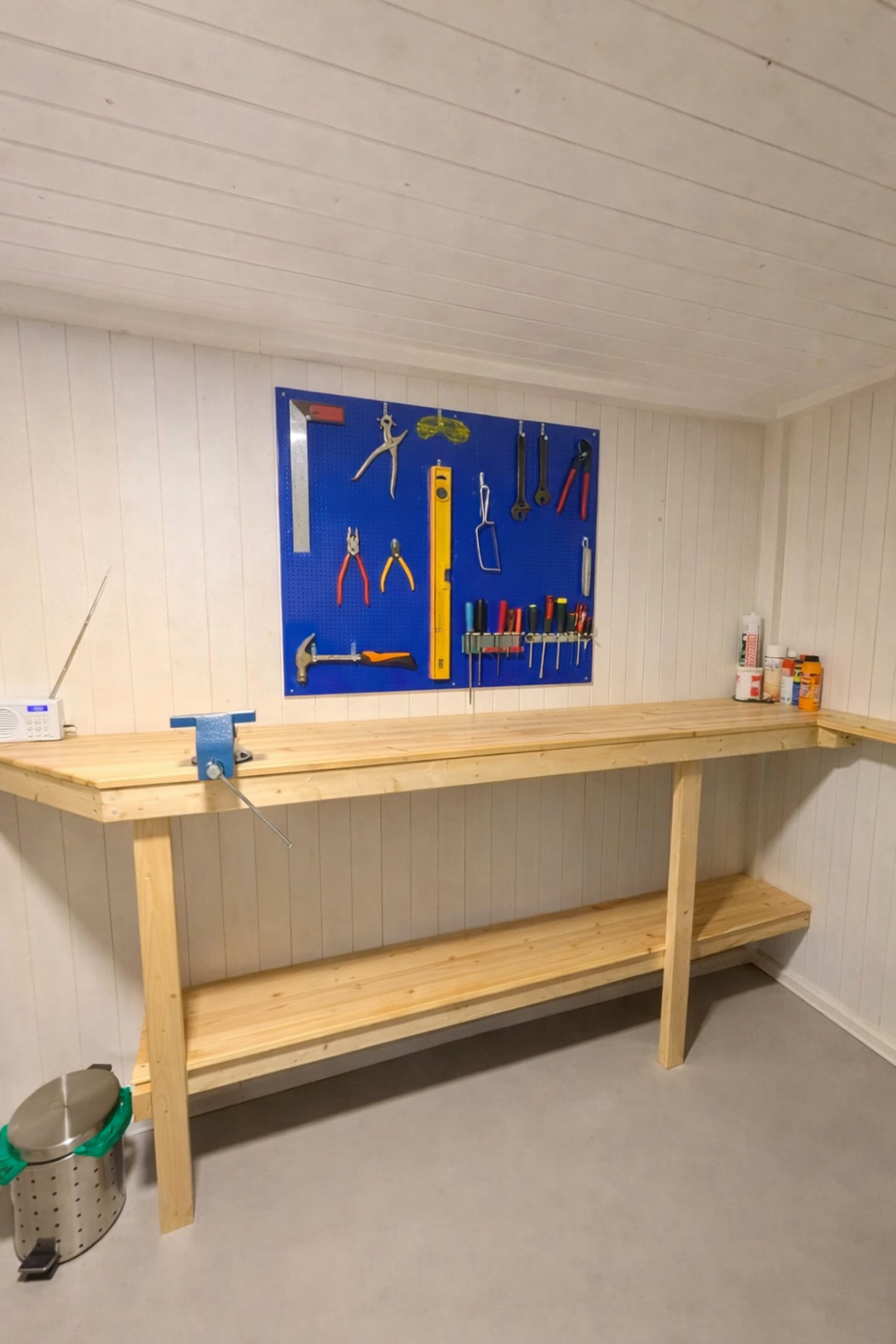 Her har selger innredet til et fint snekkerrom Galleribilde