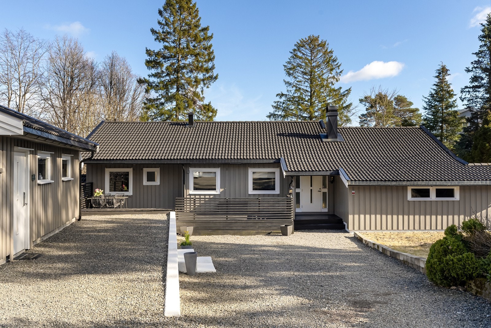 Godt med biloppstillingsplass Galleribilde