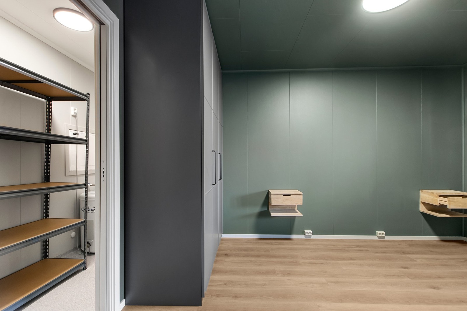 Inngang til bod / teknisk rom. Galleribilde