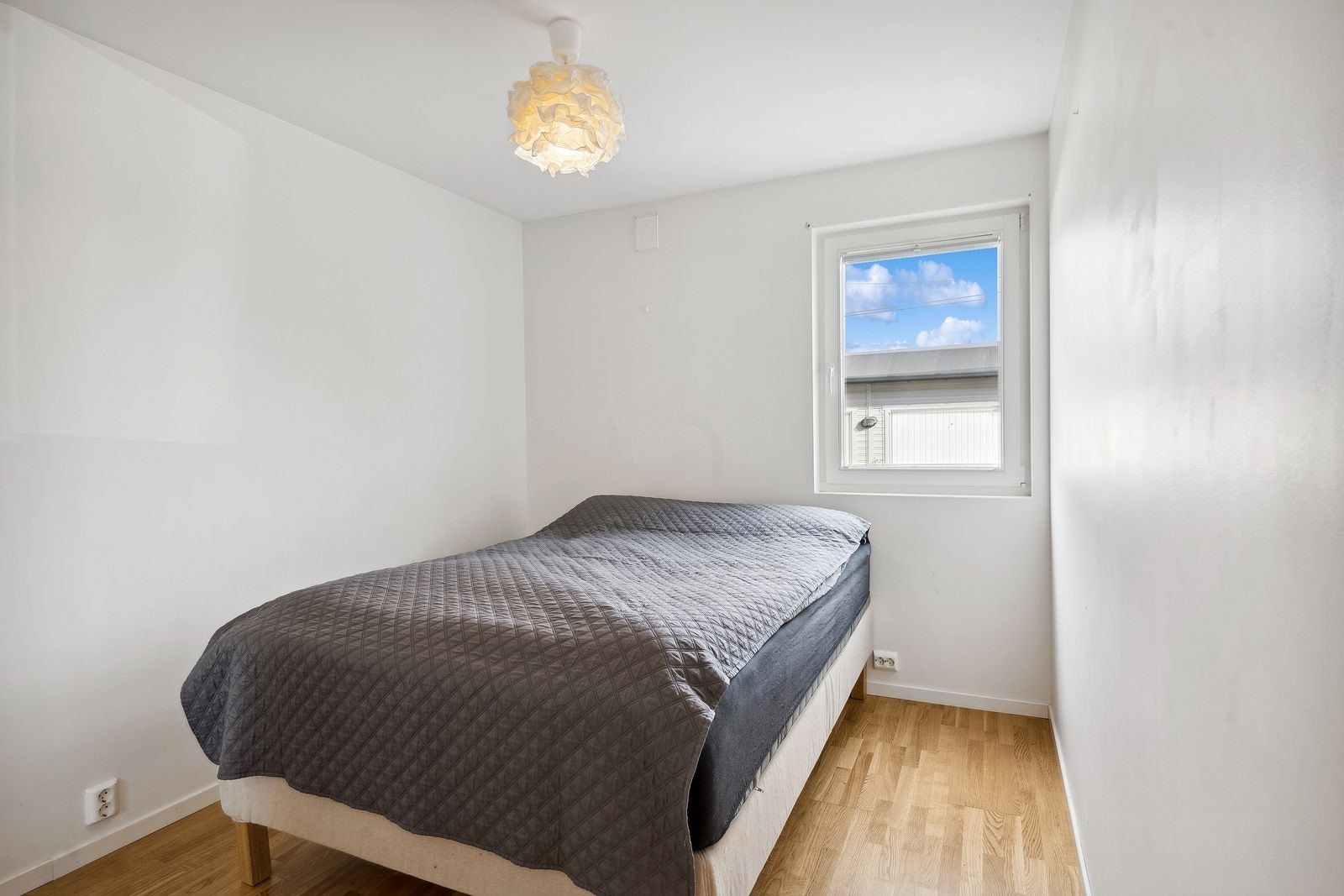 Soverom 2 har plass til seng og enkel oppbevaring. Galleribilde