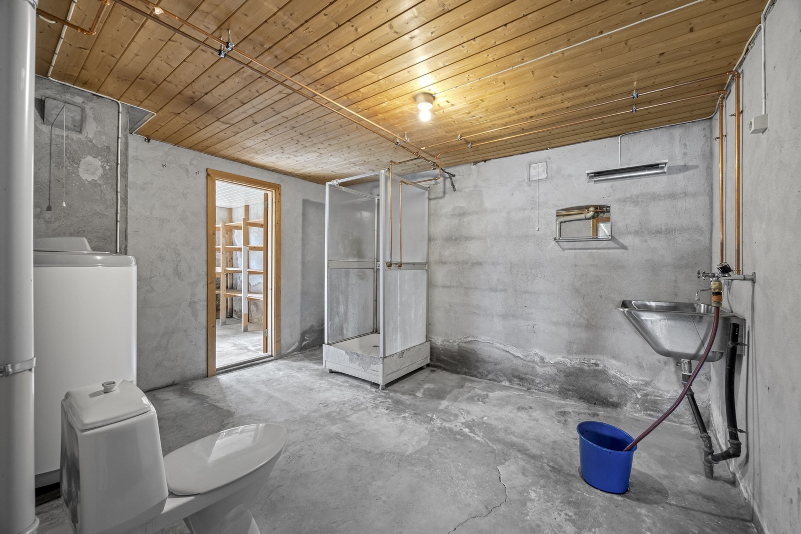 Renoveringsklart grovbad. Galleribilde