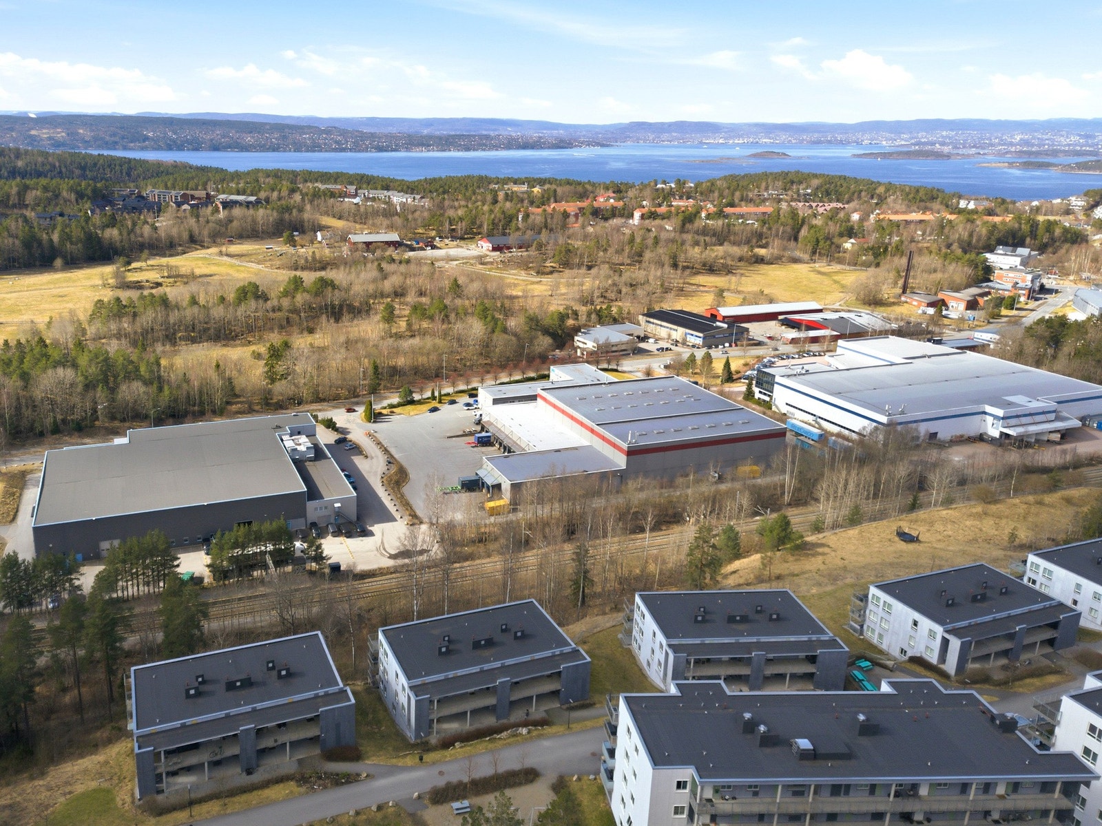 Flott utsikt mot nærområdet og nærhet til Oslofjorden. Galleribilde