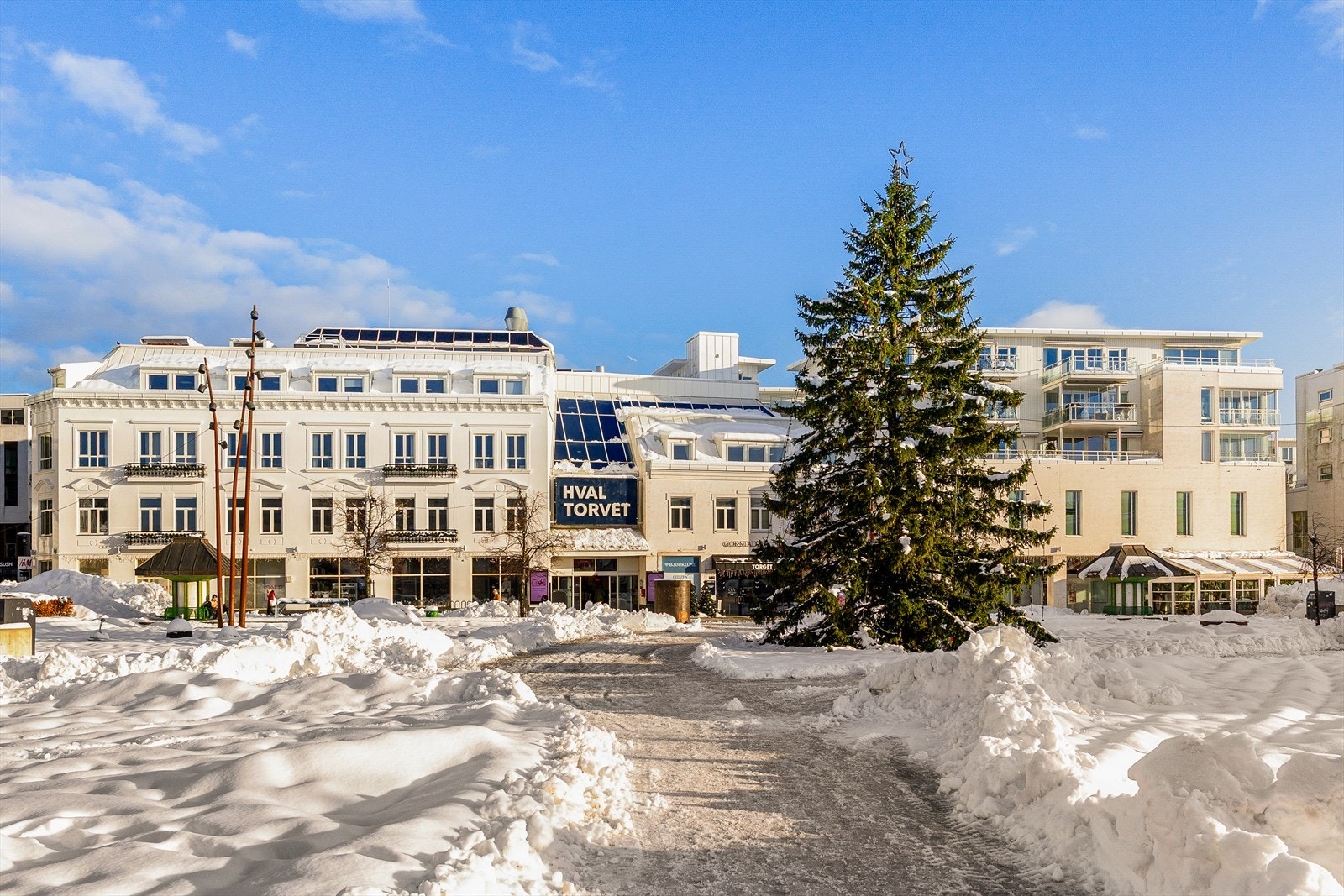 Vinterstemning på torget Galleribilde