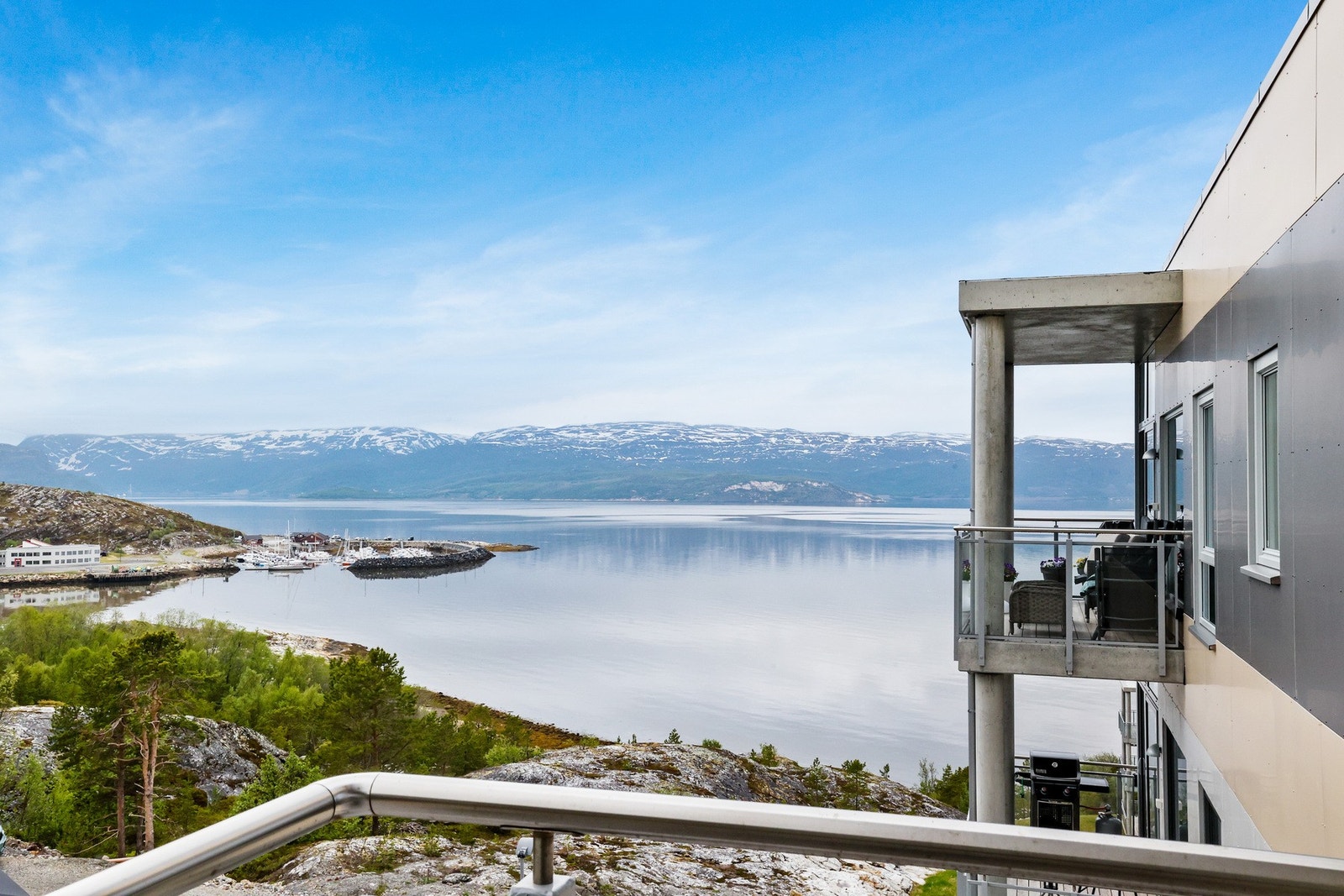 Fra leiligheten har man en fantastisk utsikt. Galleribilde