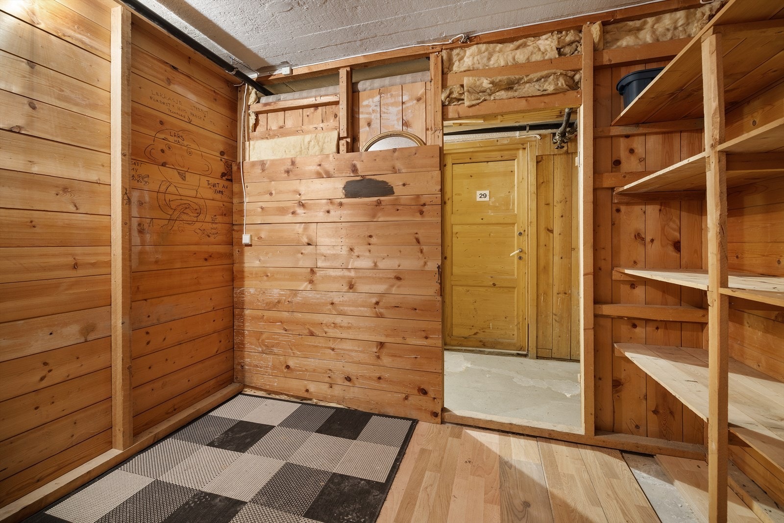 I tillegg disponerer leiligheten en bod på ca. 7 m² i felles kjeller. Galleribilde